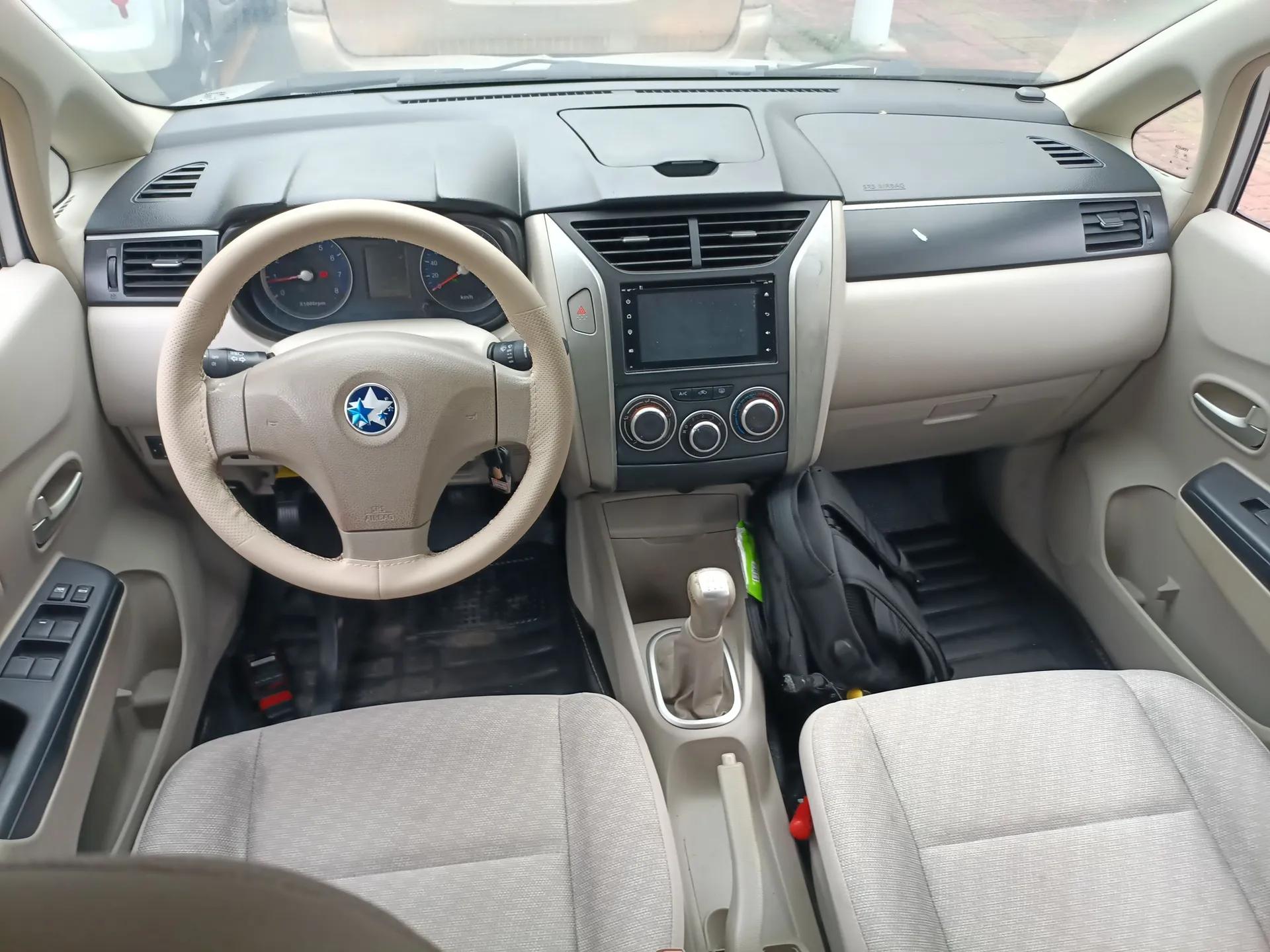 Venucia D50 2015 1.6L Manual Fashion Edition — миниатюра 12
