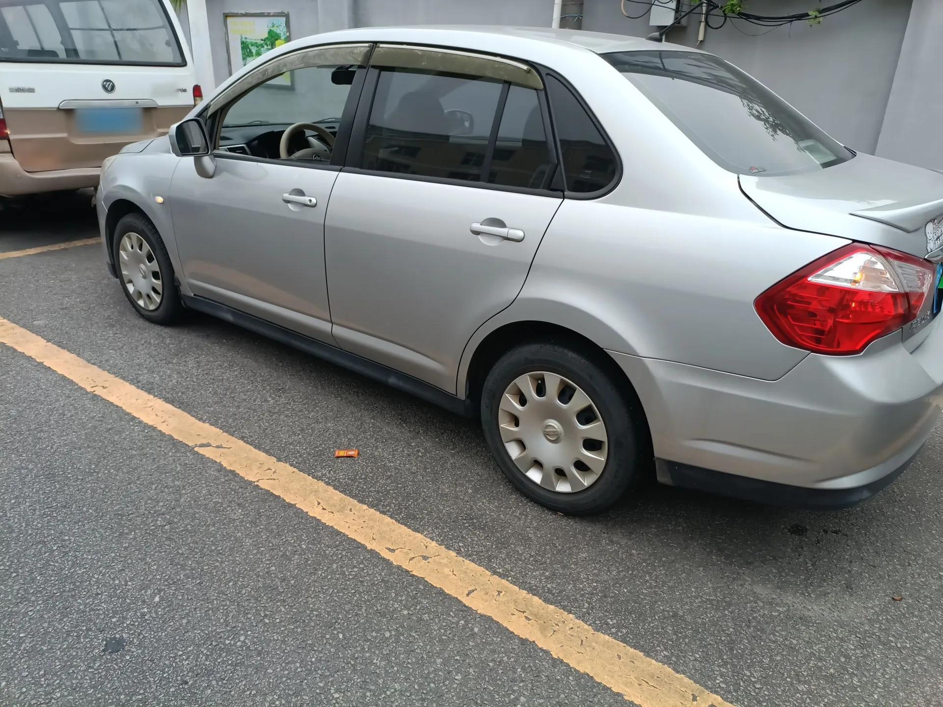 Venucia D50 2015 1.6L Manual Fashion Edition — миниатюра 3