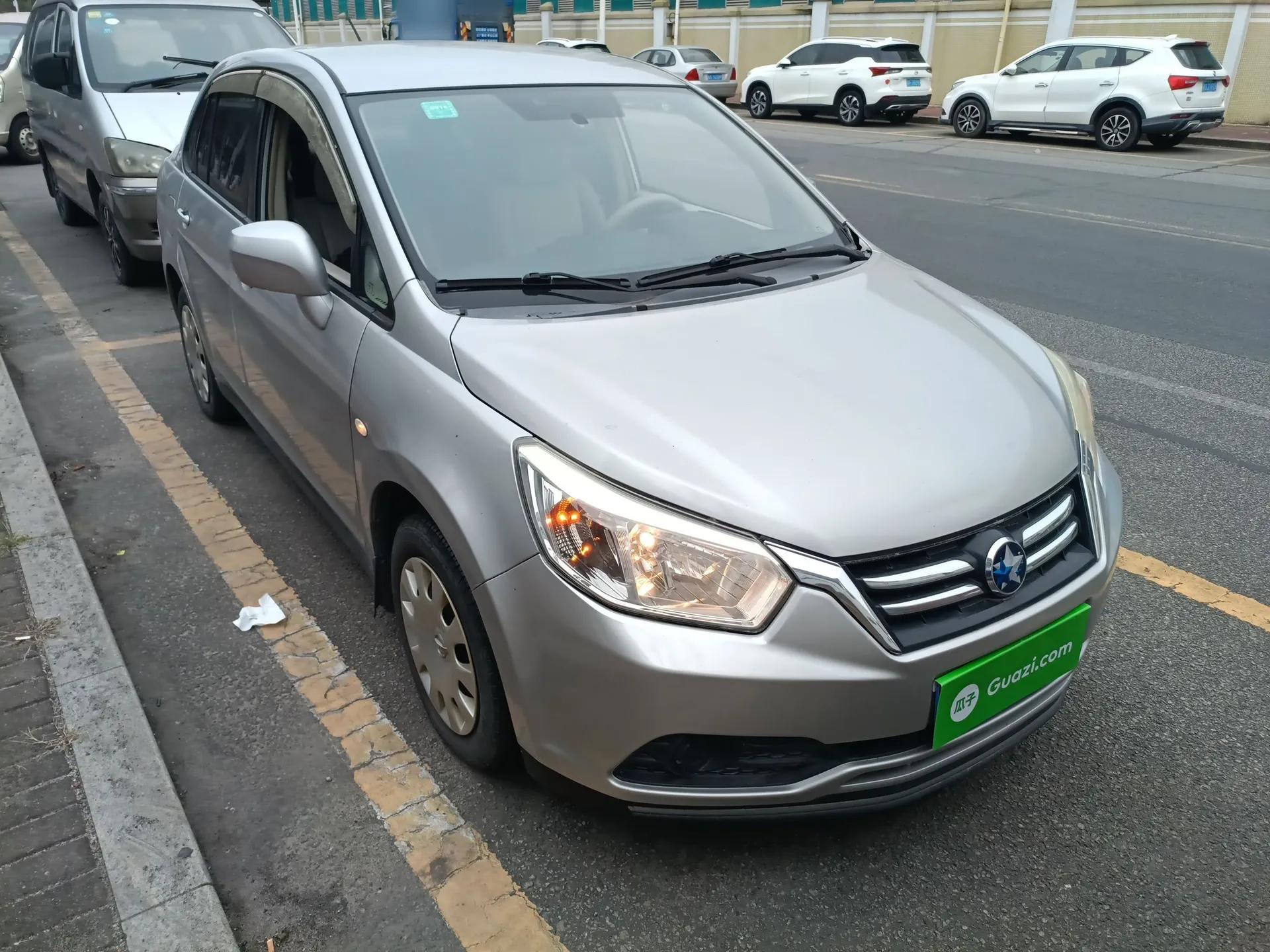 Venucia D50 2015 1.6L Manual Fashion Edition — миниатюра 7