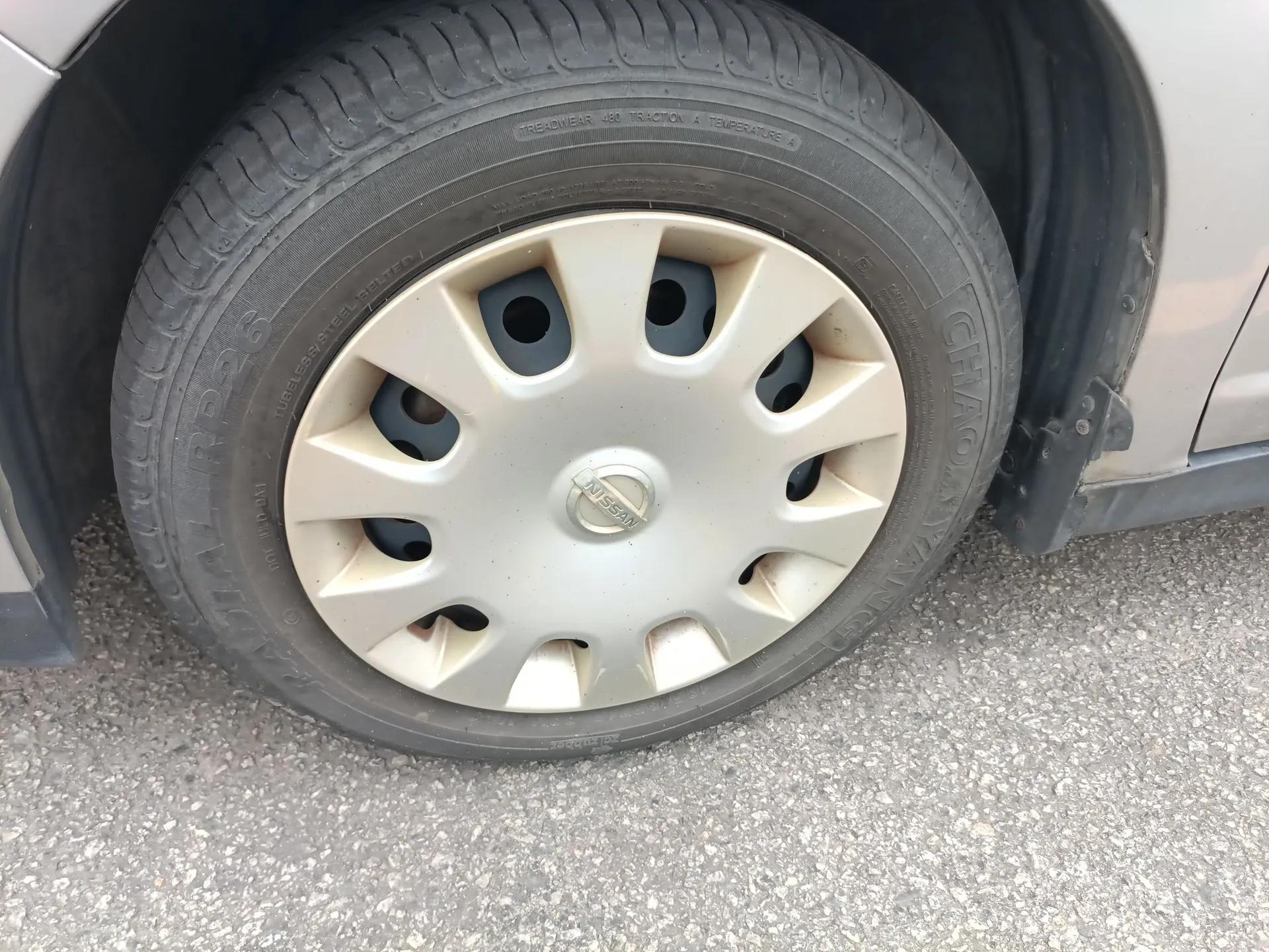 Venucia D50 2015 1.6L Manual Fashion Edition — миниатюра 9