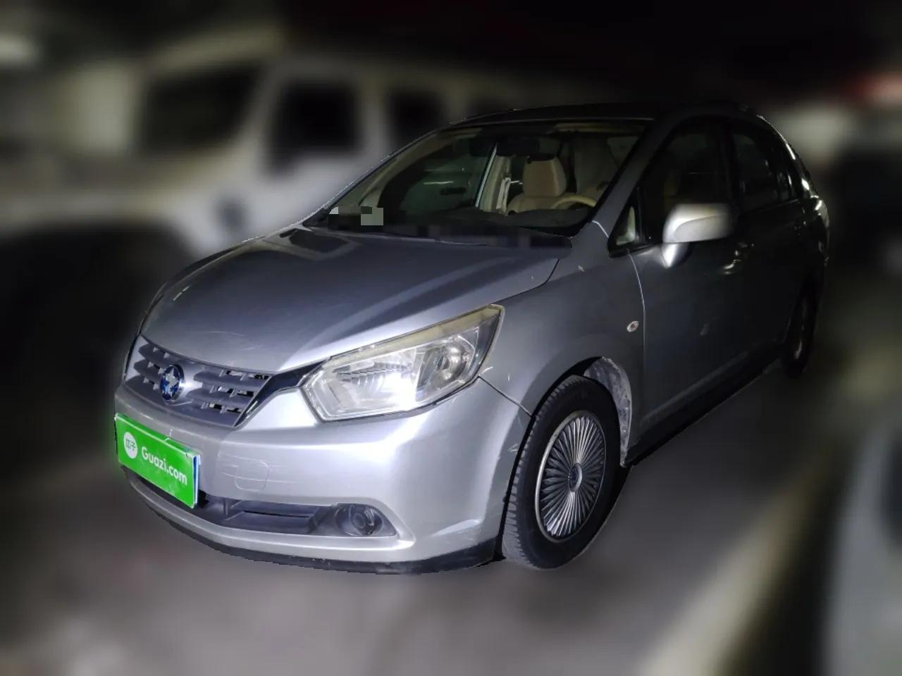 Venucia D50 2013 1.6L Manual Fashion Edition — миниатюра 1