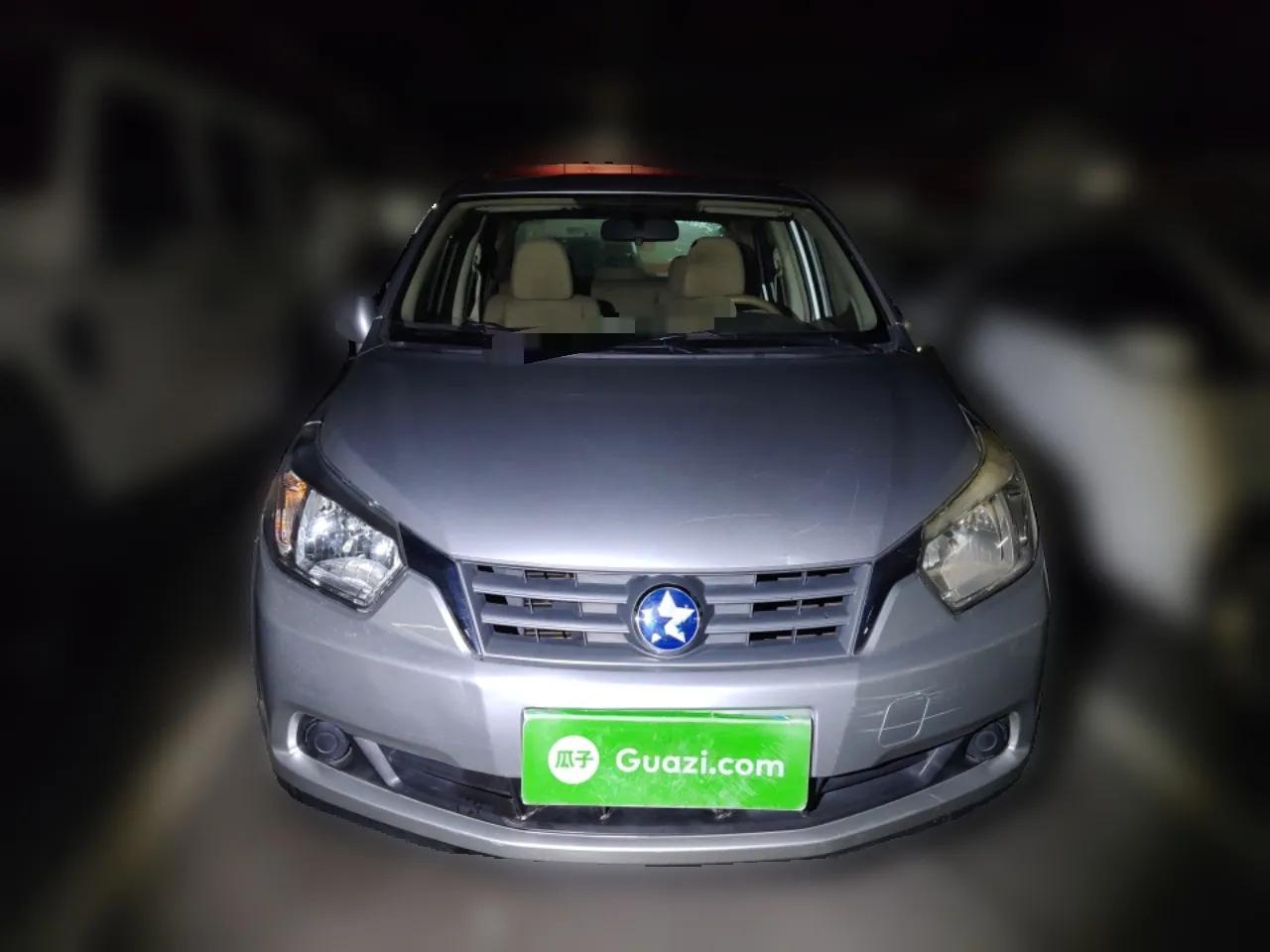 Venucia D50 2013 1.6L Manual Fashion Edition — миниатюра 2