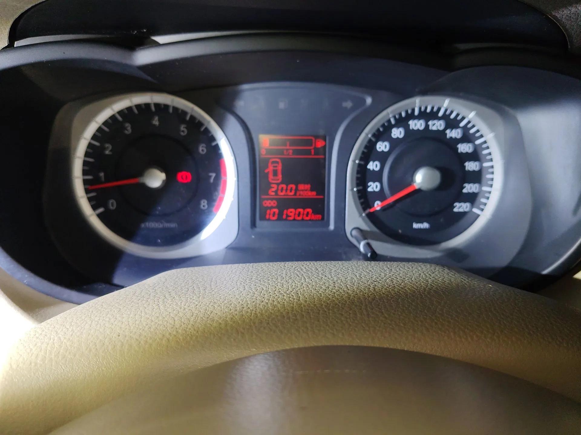 Venucia D50 2013 1.6L Manual Fashion Edition — миниатюра 13