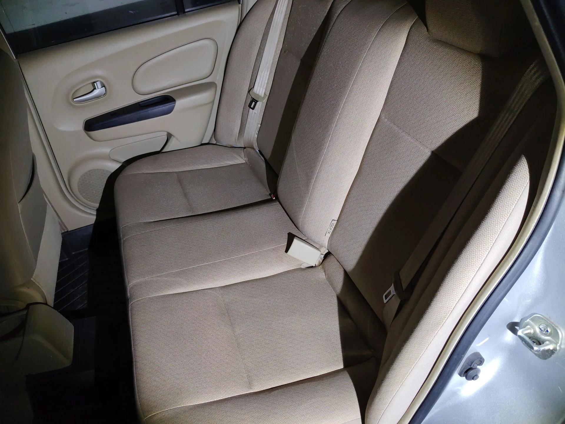 Venucia D50 2013 1.6L Manual Fashion Edition — миниатюра 18
