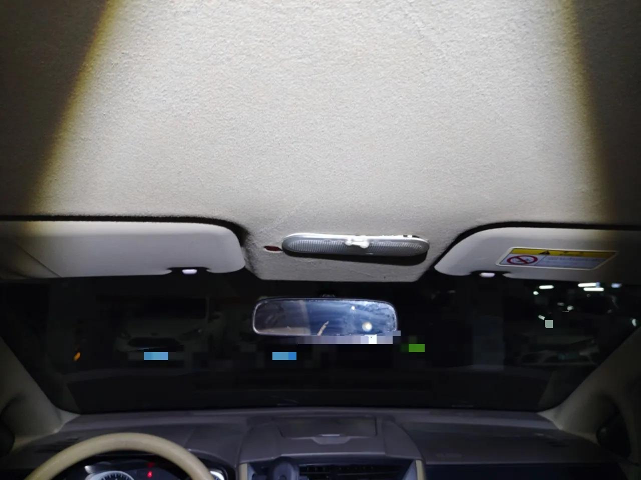 Venucia D50 2013 1.6L Manual Fashion Edition — миниатюра 19
