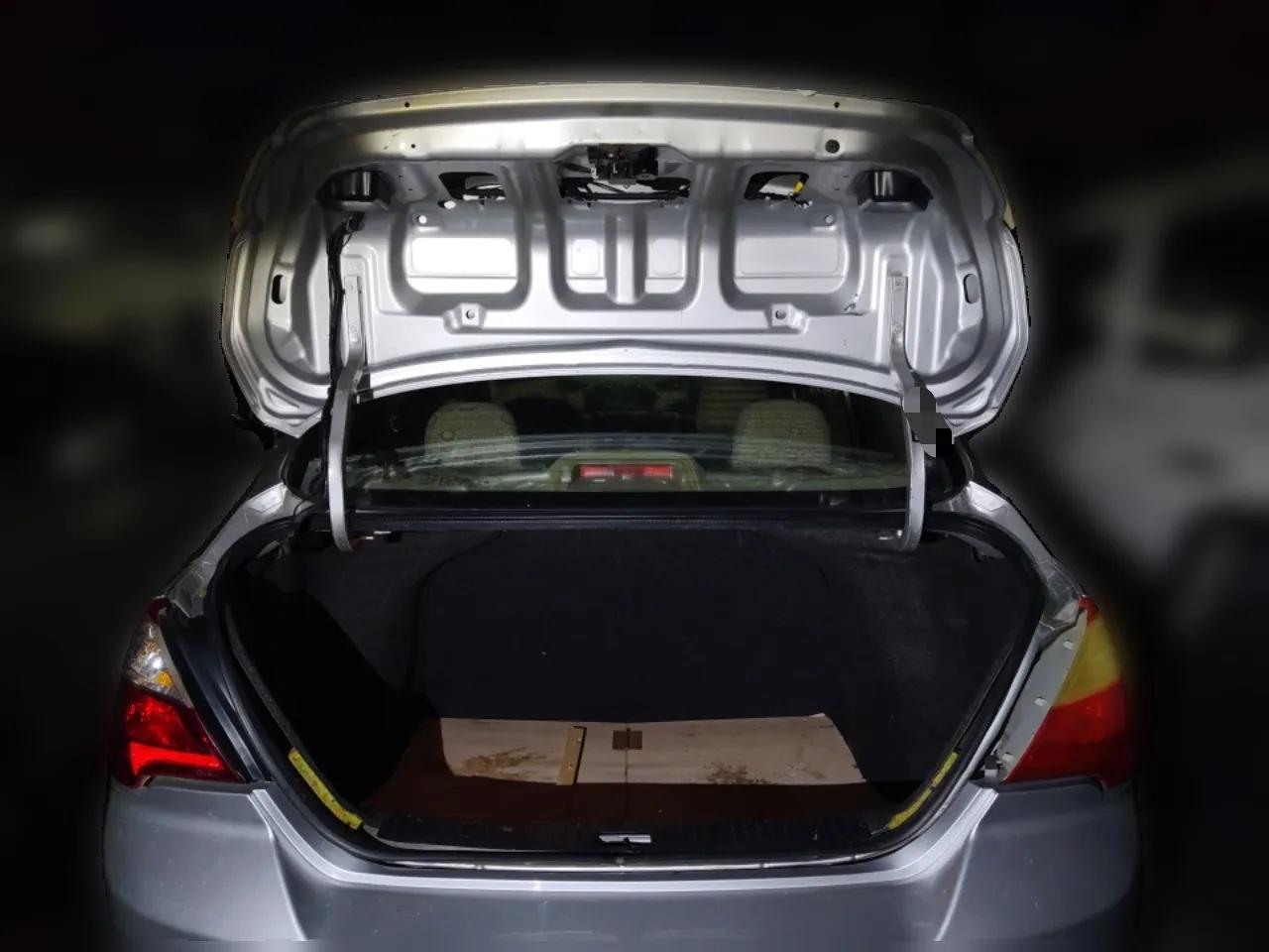 Venucia D50 2013 1.6L Manual Fashion Edition — миниатюра 20