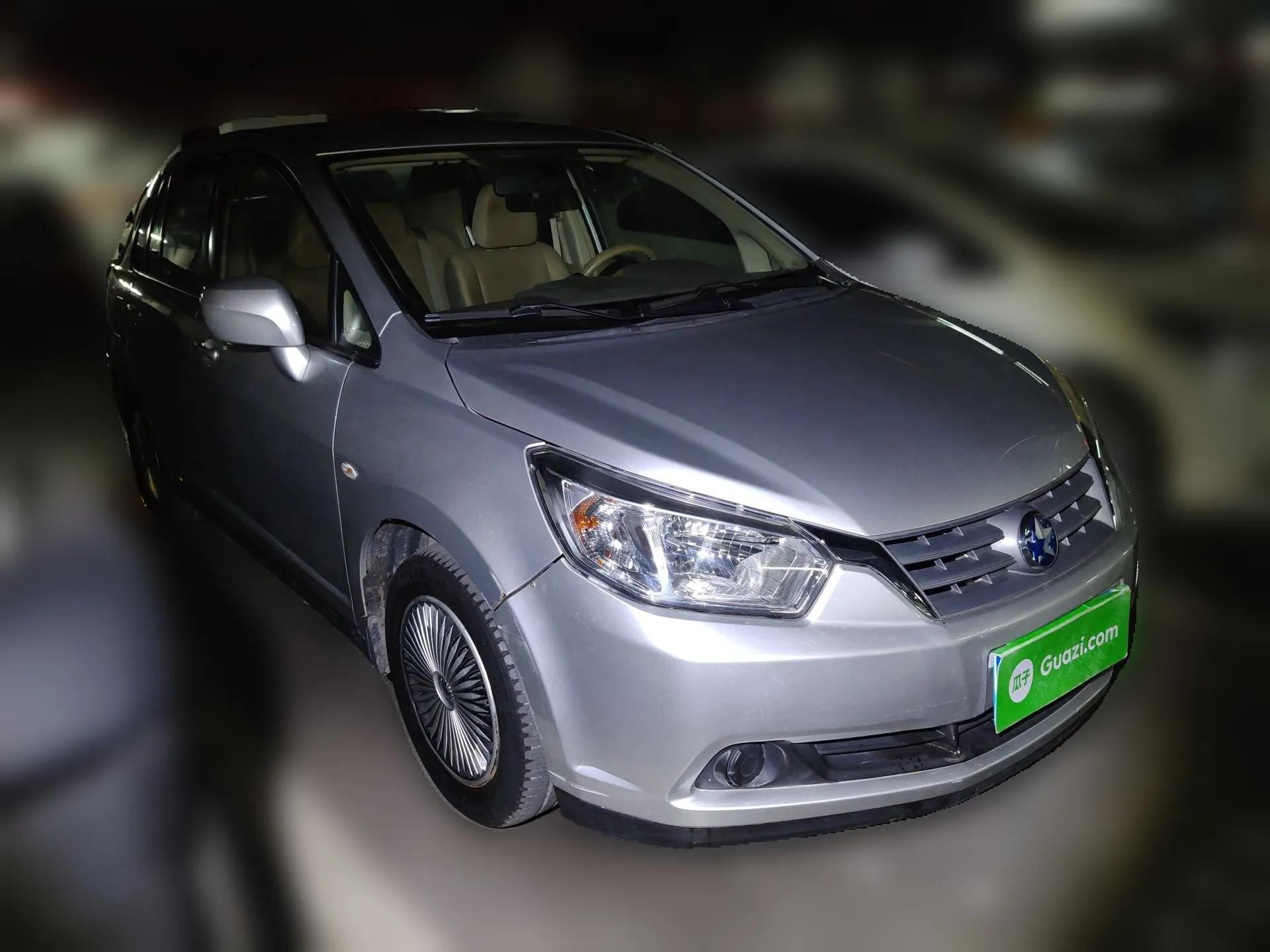 Venucia D50 2013 1.6L Manual Fashion Edition — миниатюра 3