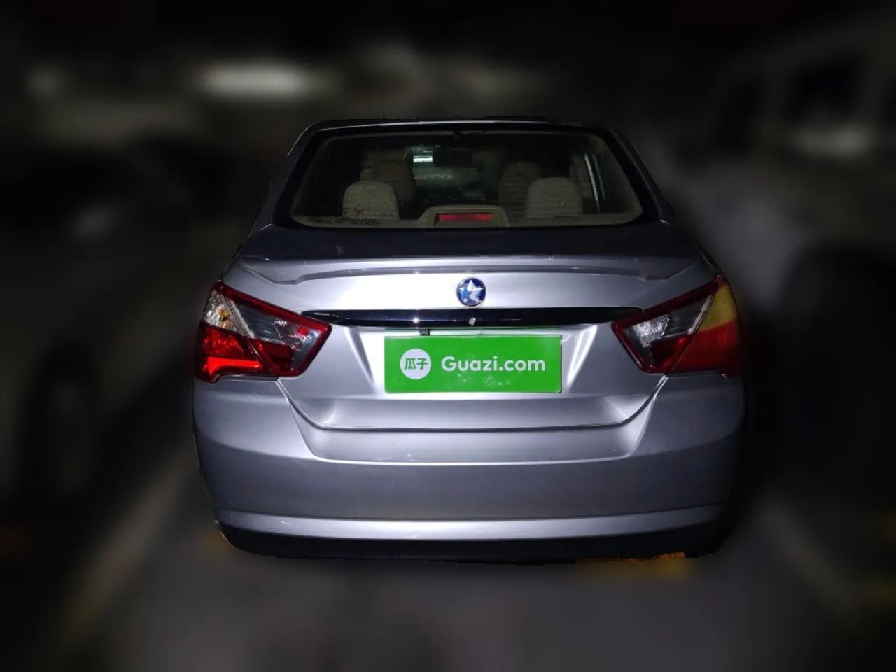Venucia D50 2013 1.6L Manual Fashion Edition — миниатюра 5