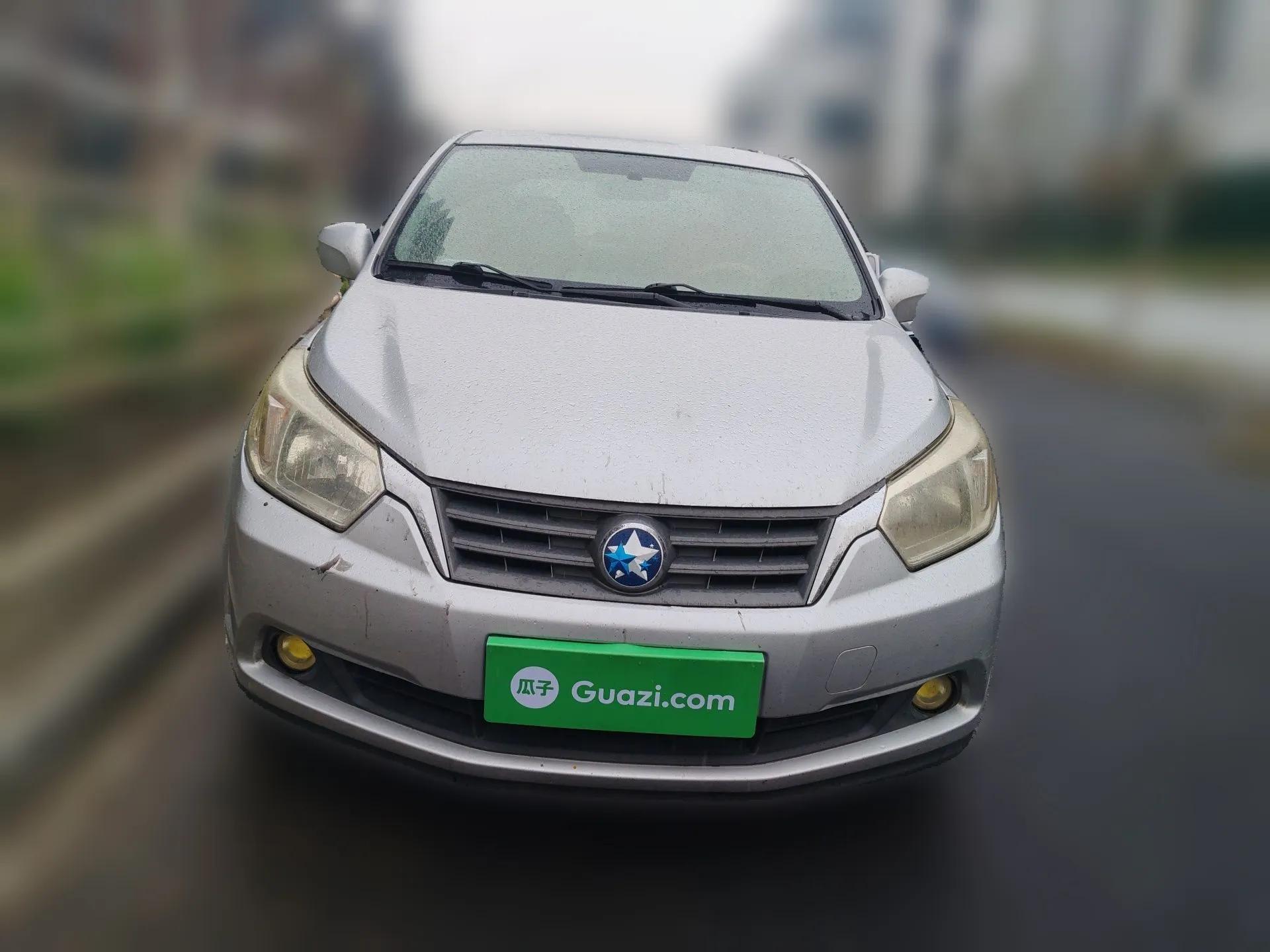 Venucia D50 2013 1.6L Manual Fashion Edition — миниатюра 2