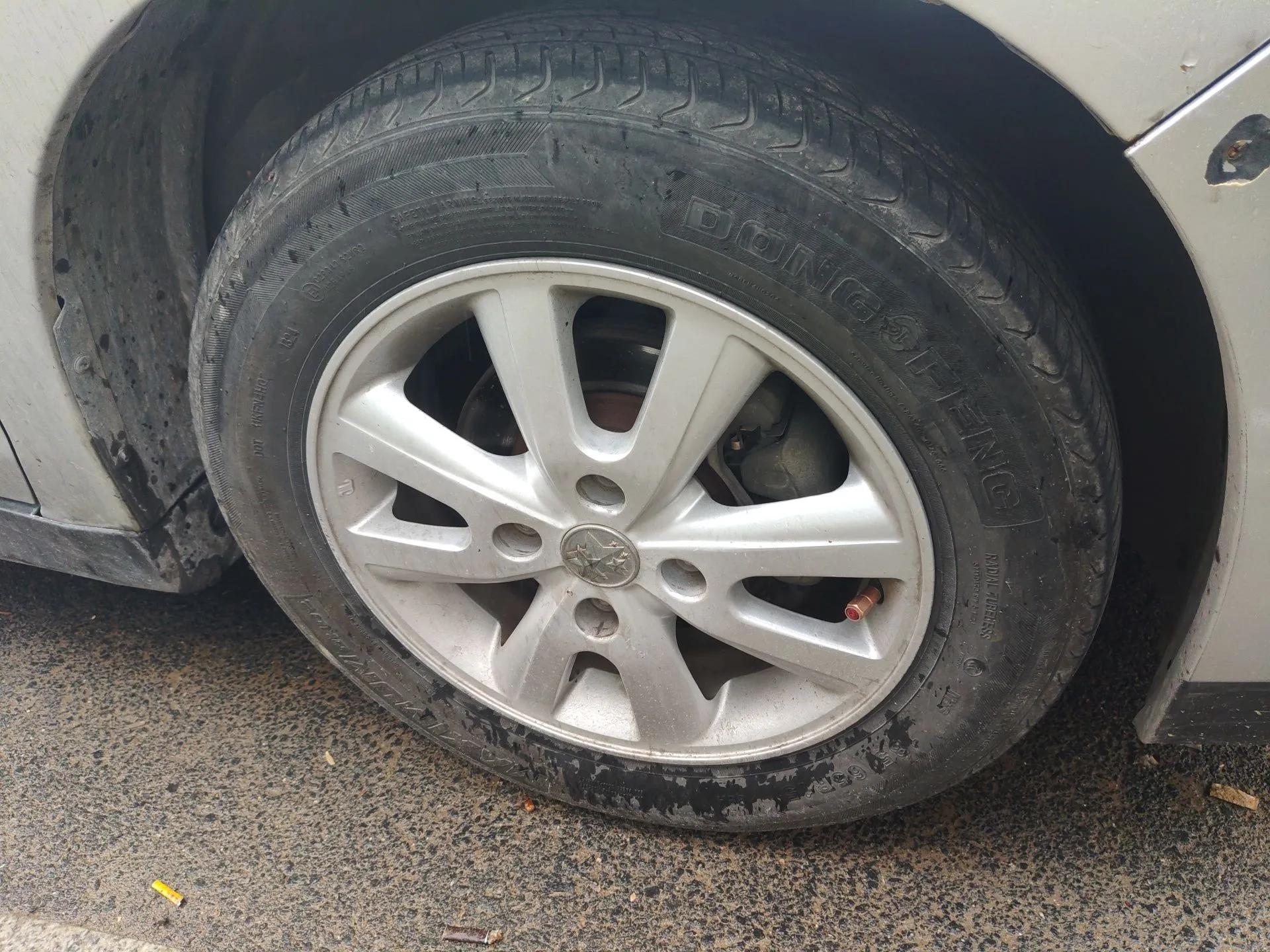 Venucia D50 2013 1.6L Manual Fashion Edition — миниатюра 8