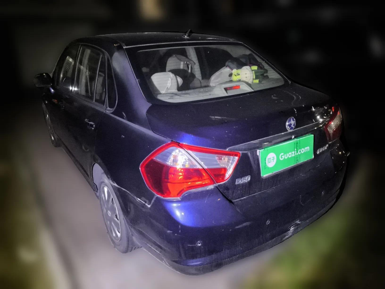 Venucia D50 2012 1.6L Automatic Comfort Edition — миниатюра 4