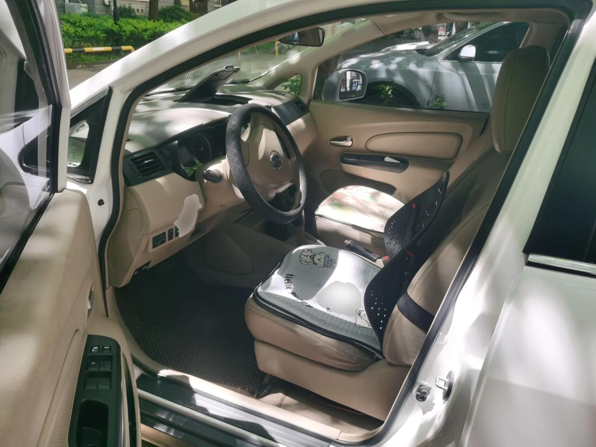 Venucia D50 2013 1.6L Automatic Fashion Edition — миниатюра 17