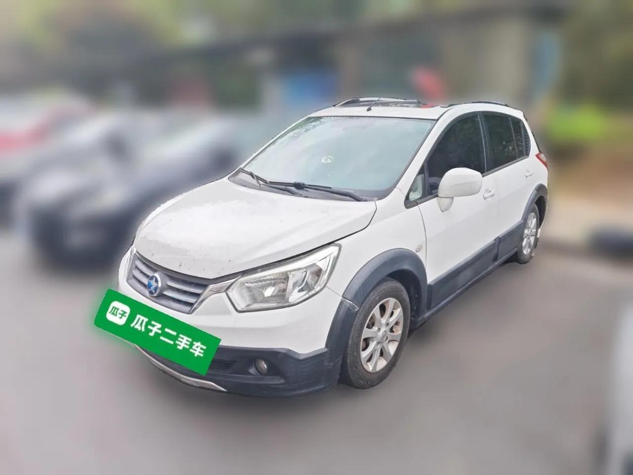 Venucia R50X 2013 1.6L Manual Version with Beidou Navigation — миниатюра 1