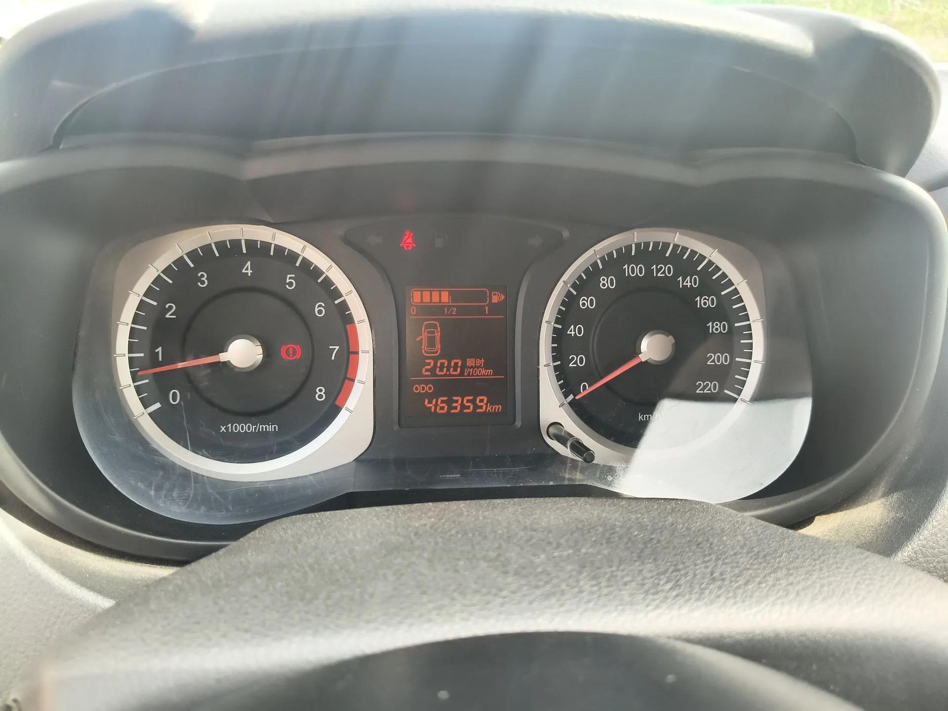 Venucia R50X 2013 1.6L Manual Model — миниатюра 12