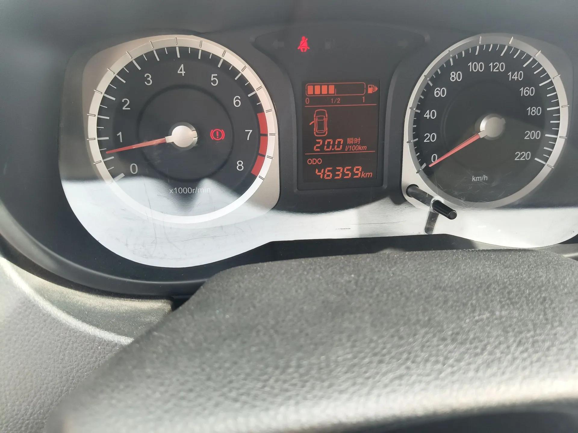 Venucia R50X 2013 1.6L Manual Model — миниатюра 13