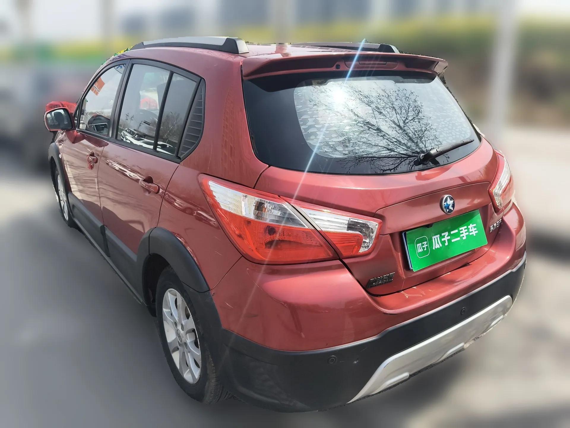 Venucia R50X 2013 1.6L Manual Model — миниатюра 4