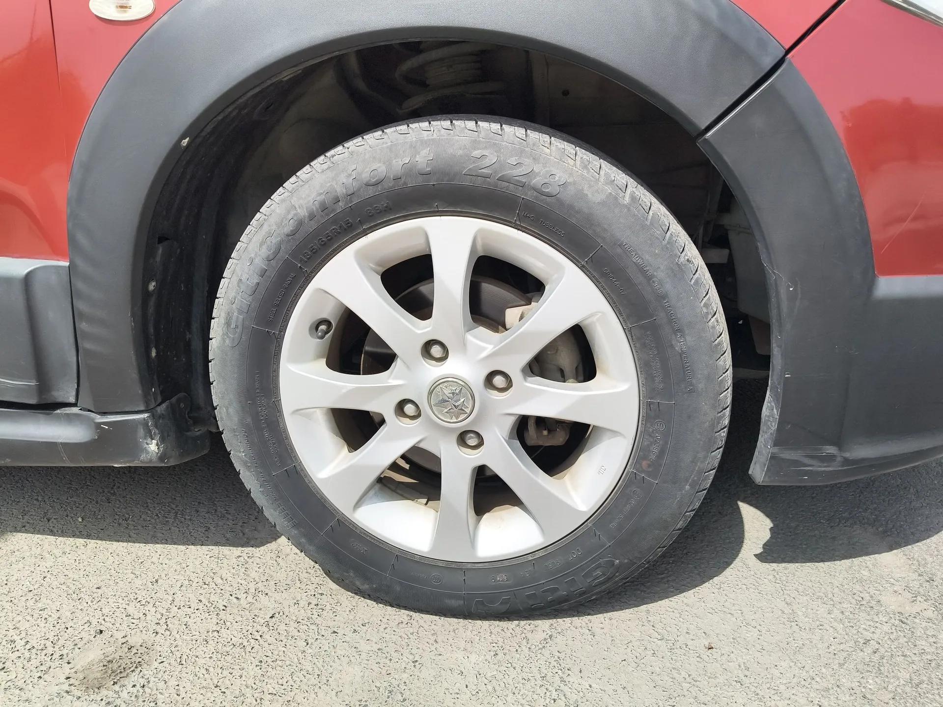 Venucia R50X 2013 1.6L Manual Model — миниатюра 8
