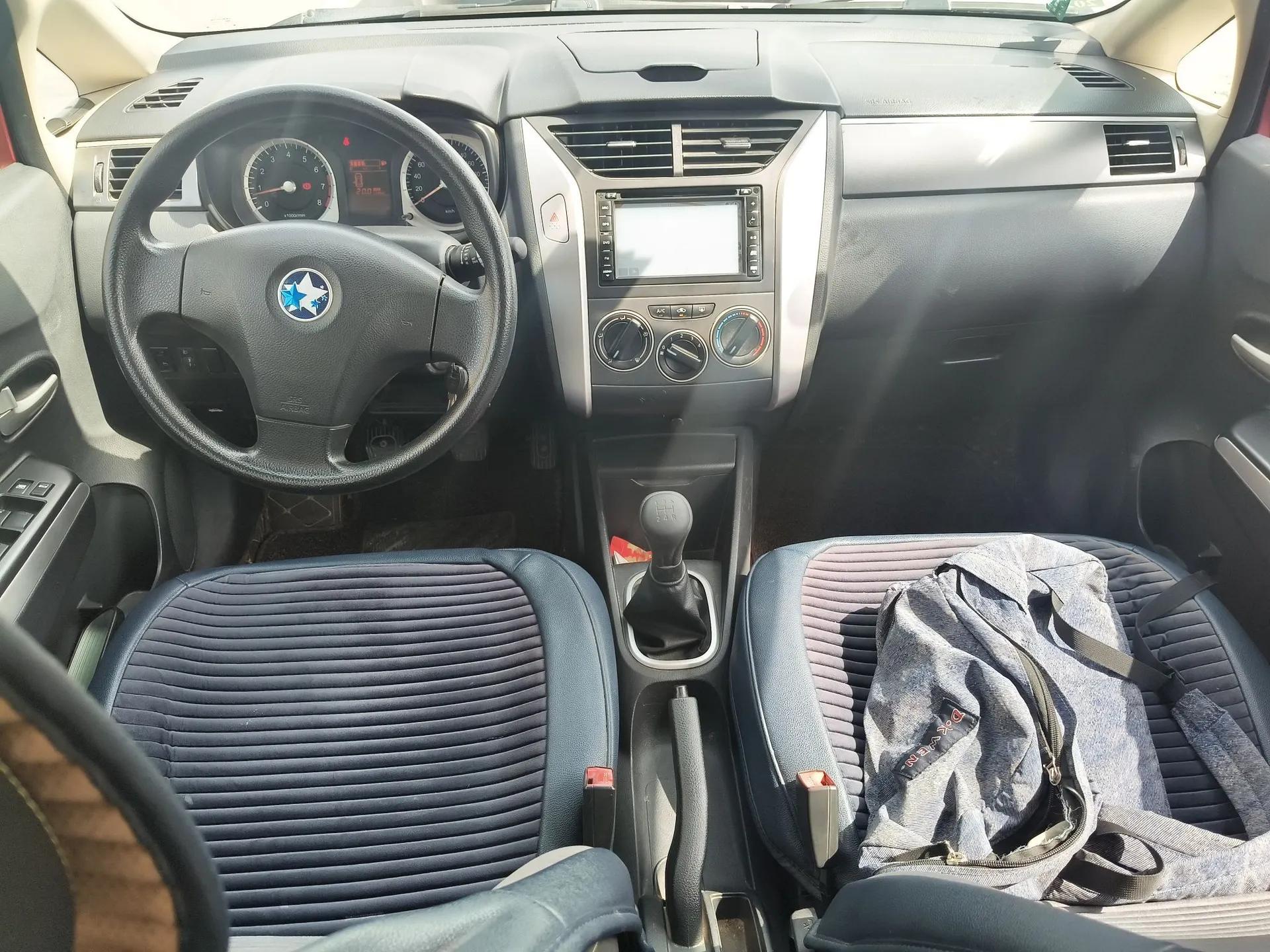 Venucia R50X 2013 1.6L Manual Model — миниатюра 10