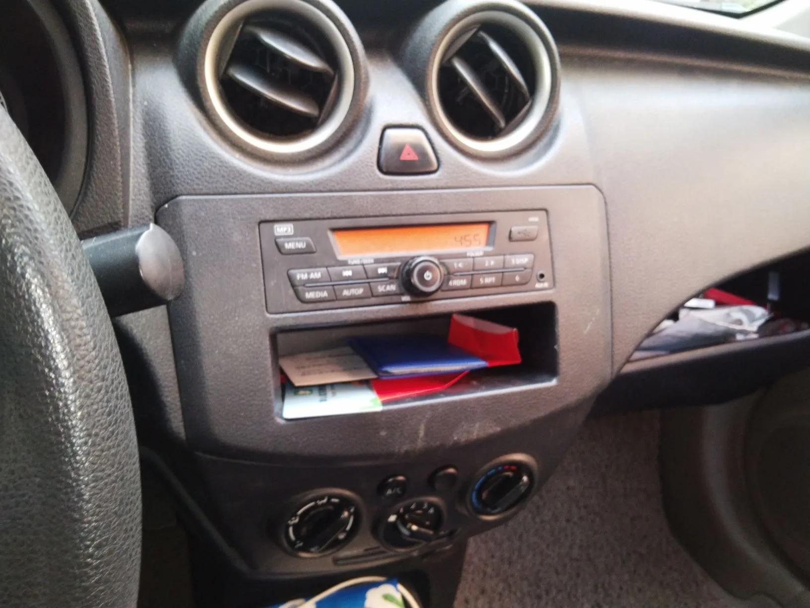 Venucia R30 2014 1.2L Manual Enjoyment Edition — миниатюра 14