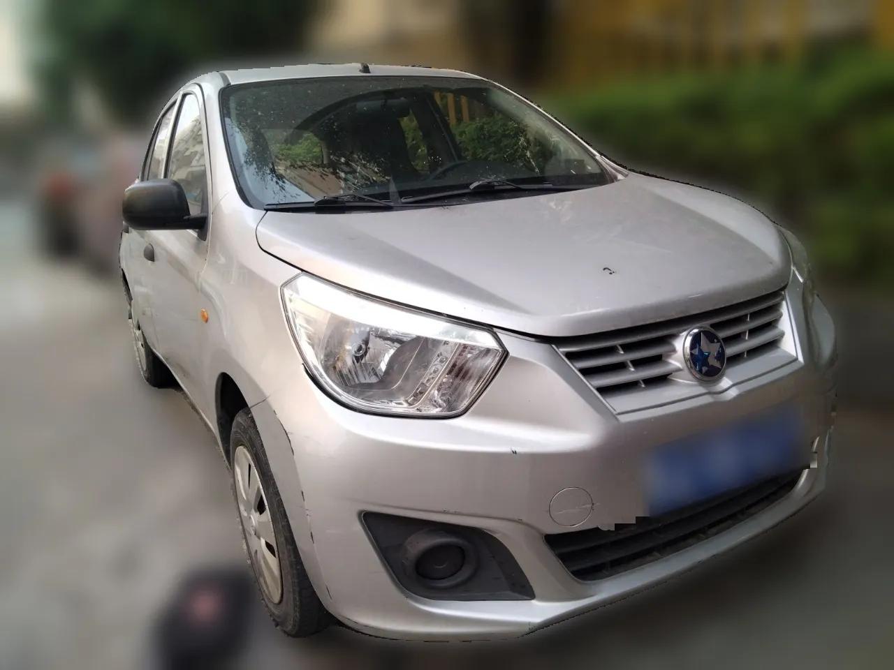 Venucia R30 2014 1.2L Manual Enjoyment Edition — миниатюра 3