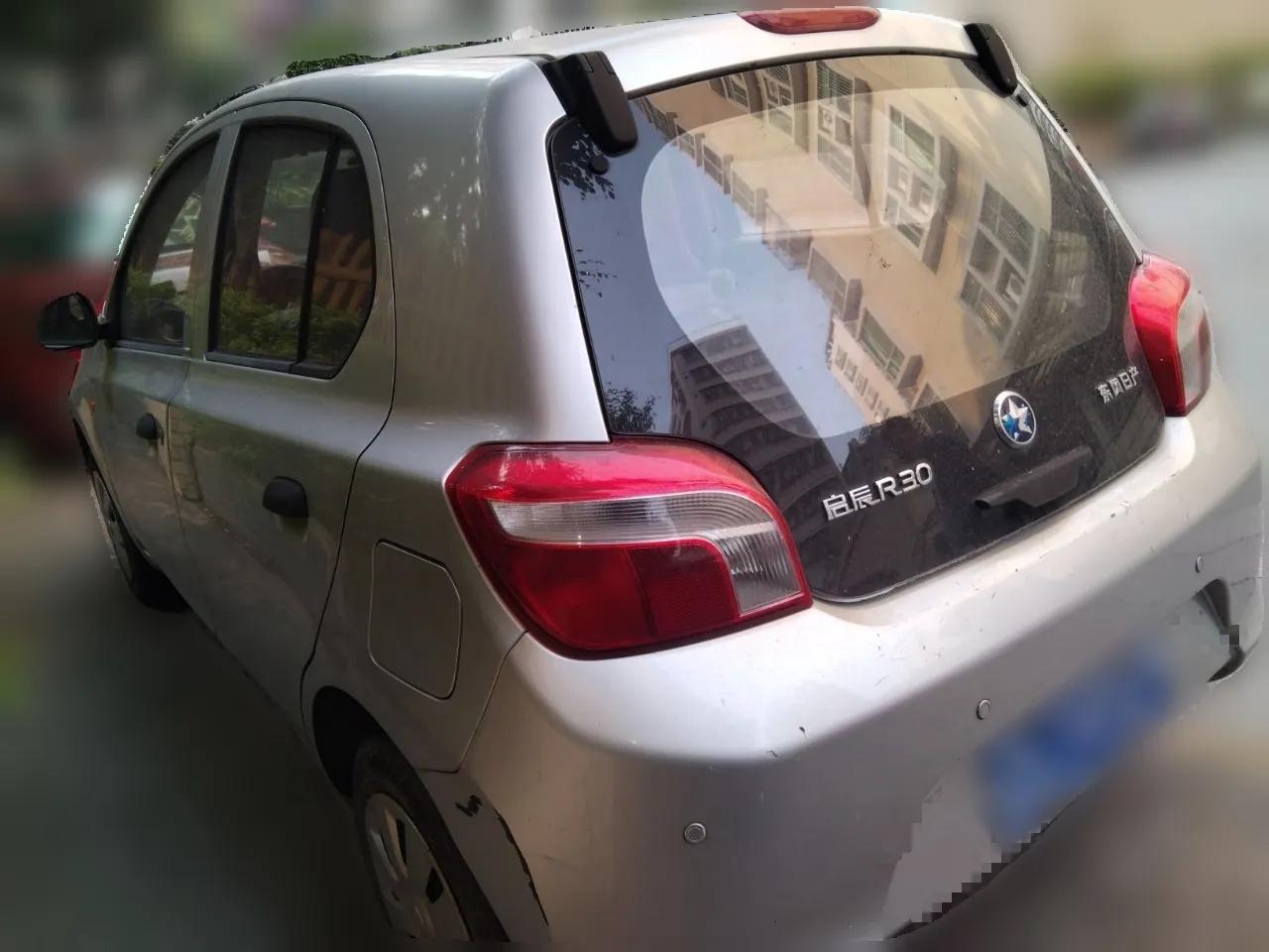 Venucia R30 2014 1.2L Manual Enjoyment Edition — миниатюра 4