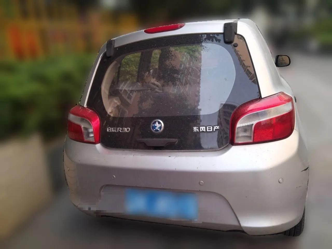 Venucia R30 2014 1.2L Manual Enjoyment Edition — миниатюра 5