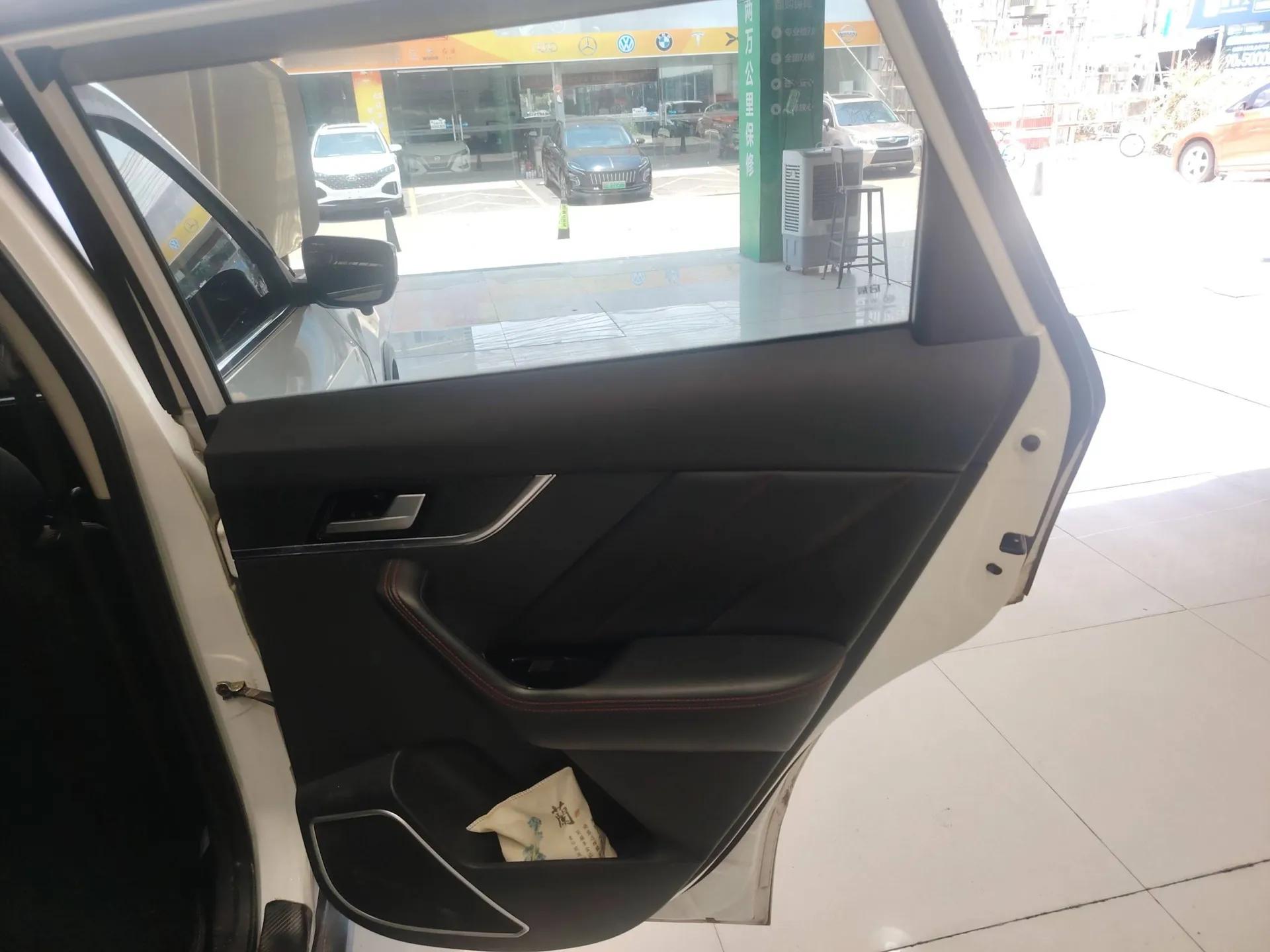 Venucia T60 2020 1.6L CVT Smart Drive Version China VI Standard — миниатюра 24