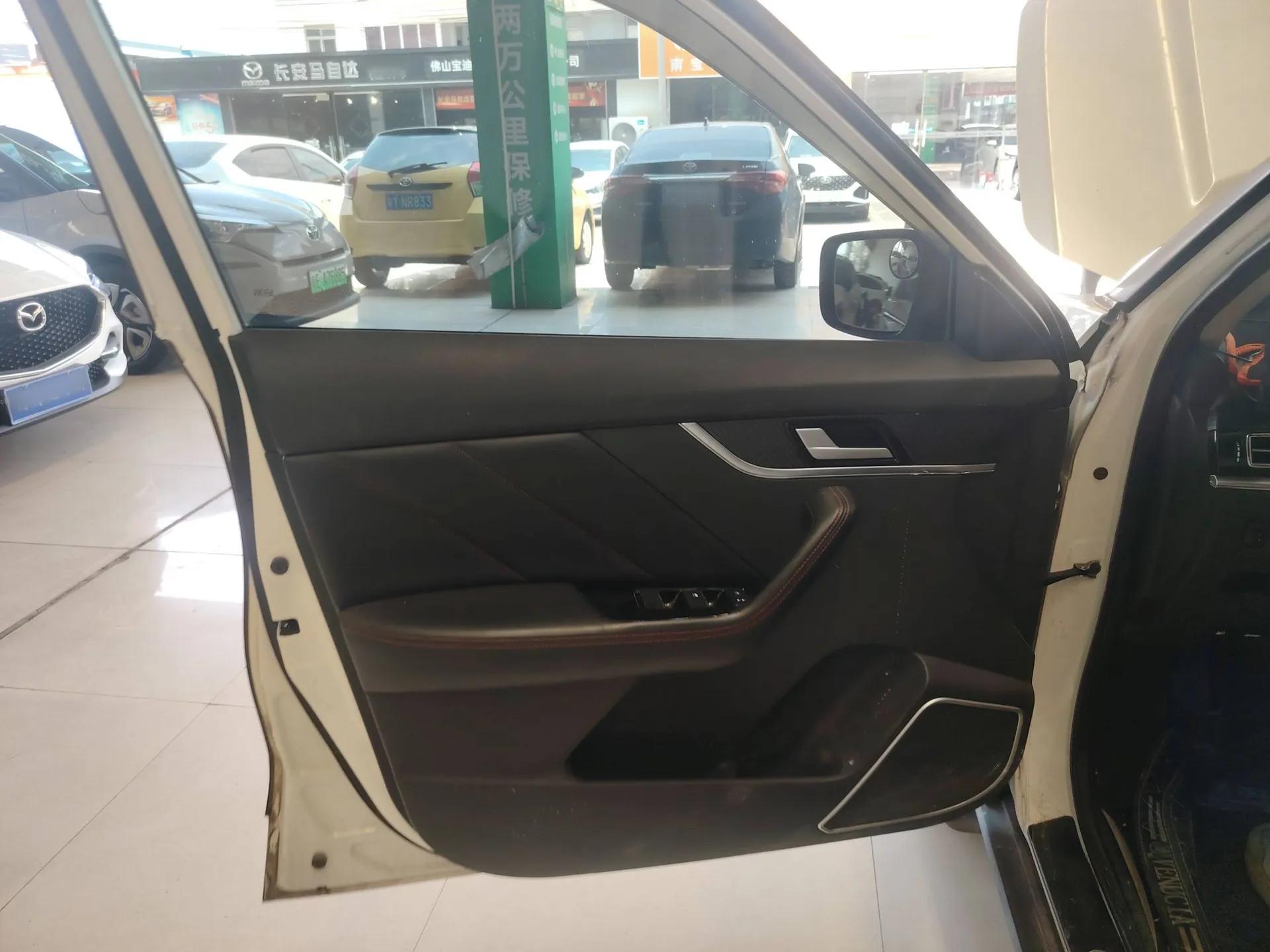 Venucia T60 2020 1.6L CVT Smart Drive Version China VI Standard — миниатюра 25