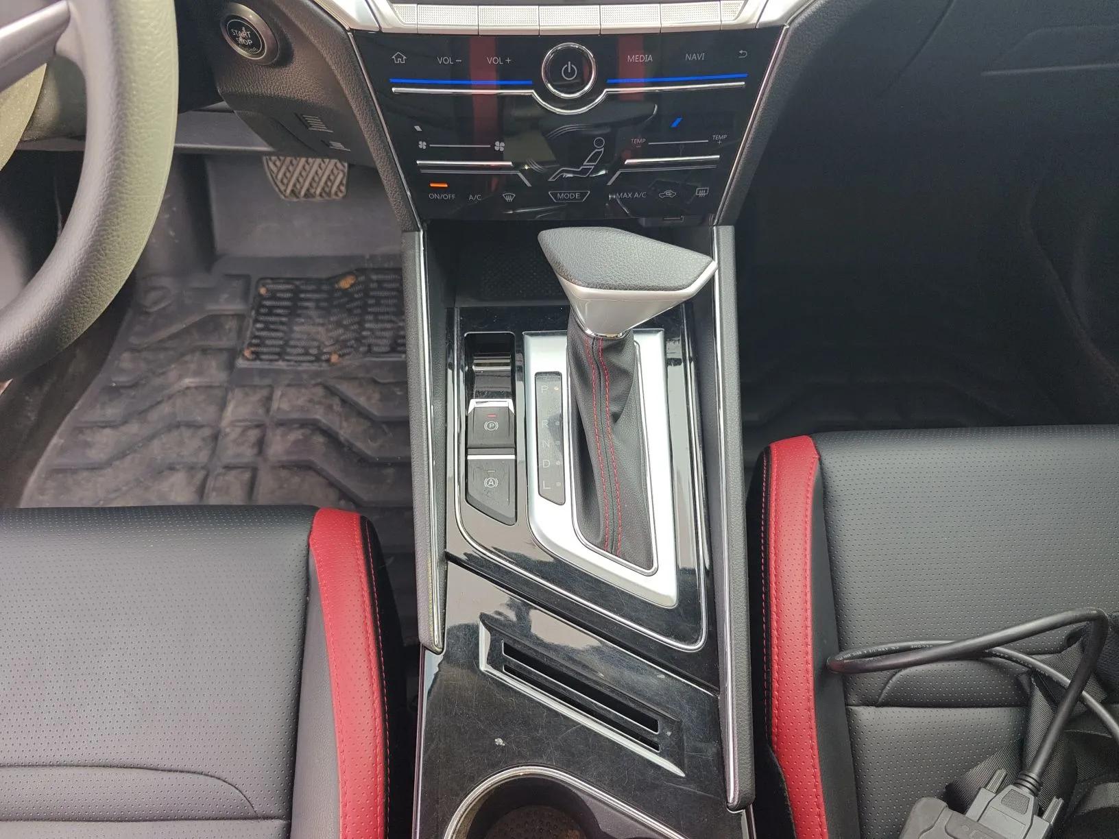 Venucia T60 2020 1.6L CVT Smart Drive Version China VI Standard — миниатюра 17