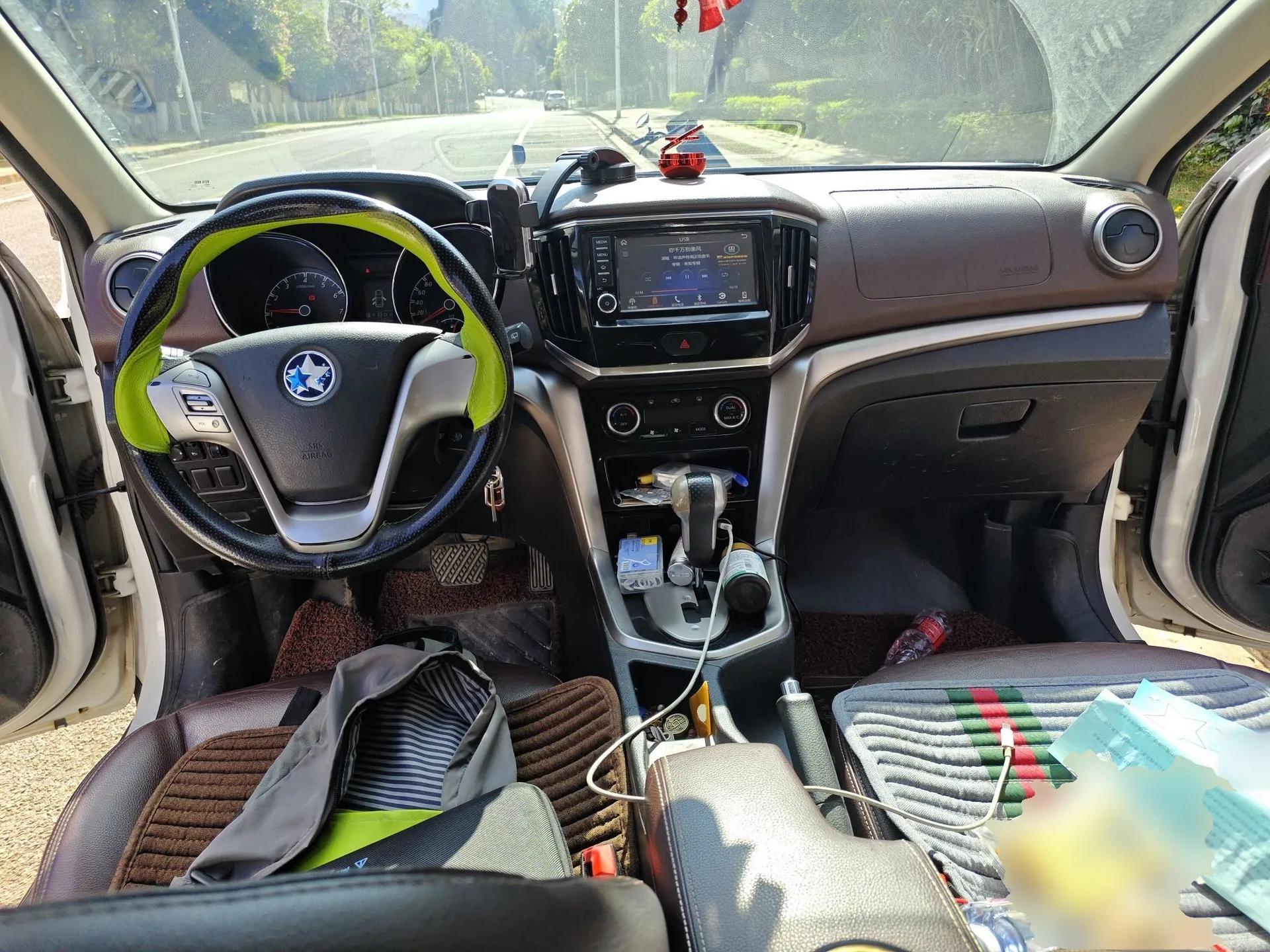 Venucia T70X 2016 2.0L CVT SmartFun Sport Edition — миниатюра 10