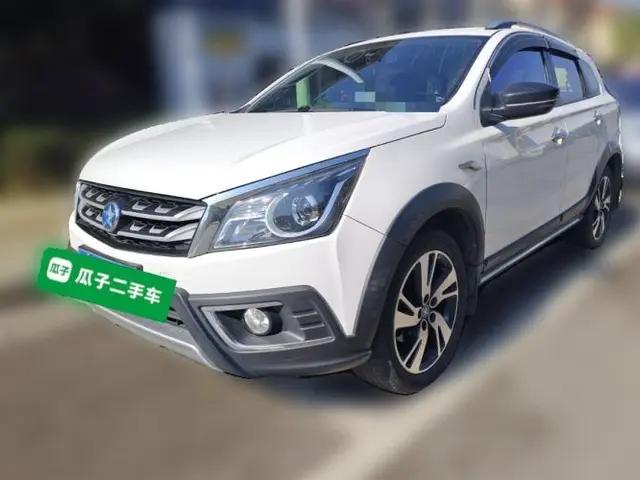 Venucia T70X 2016 2.0L CVT SmartFun Sport Edition