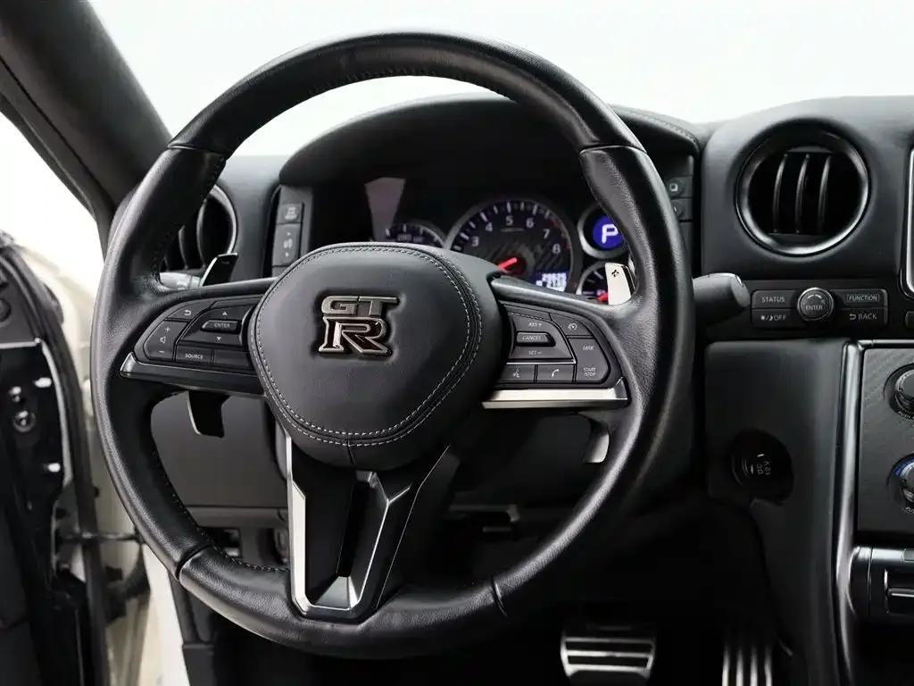 2015 Nissan GT-R 3.8T Dynamic Black Interior Edition — миниатюра 14