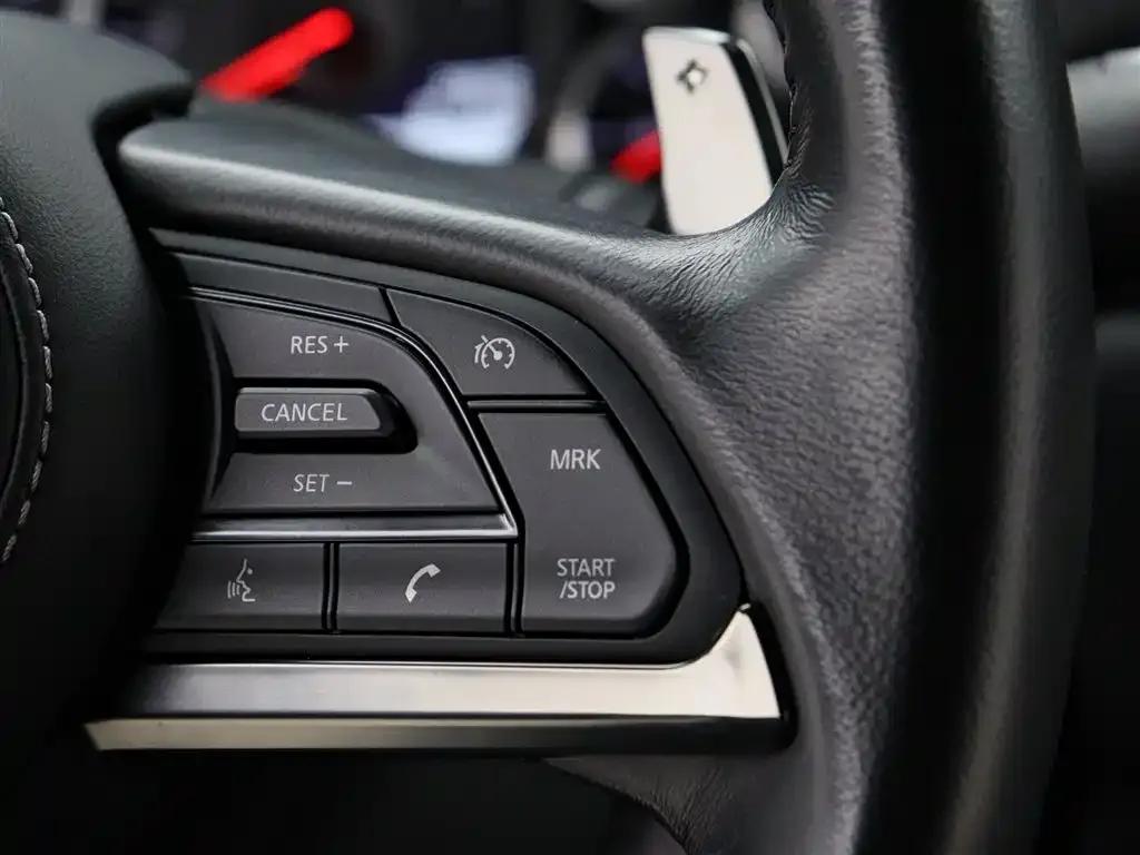 2015 Nissan GT-R 3.8T Dynamic Black Interior Edition — миниатюра 16