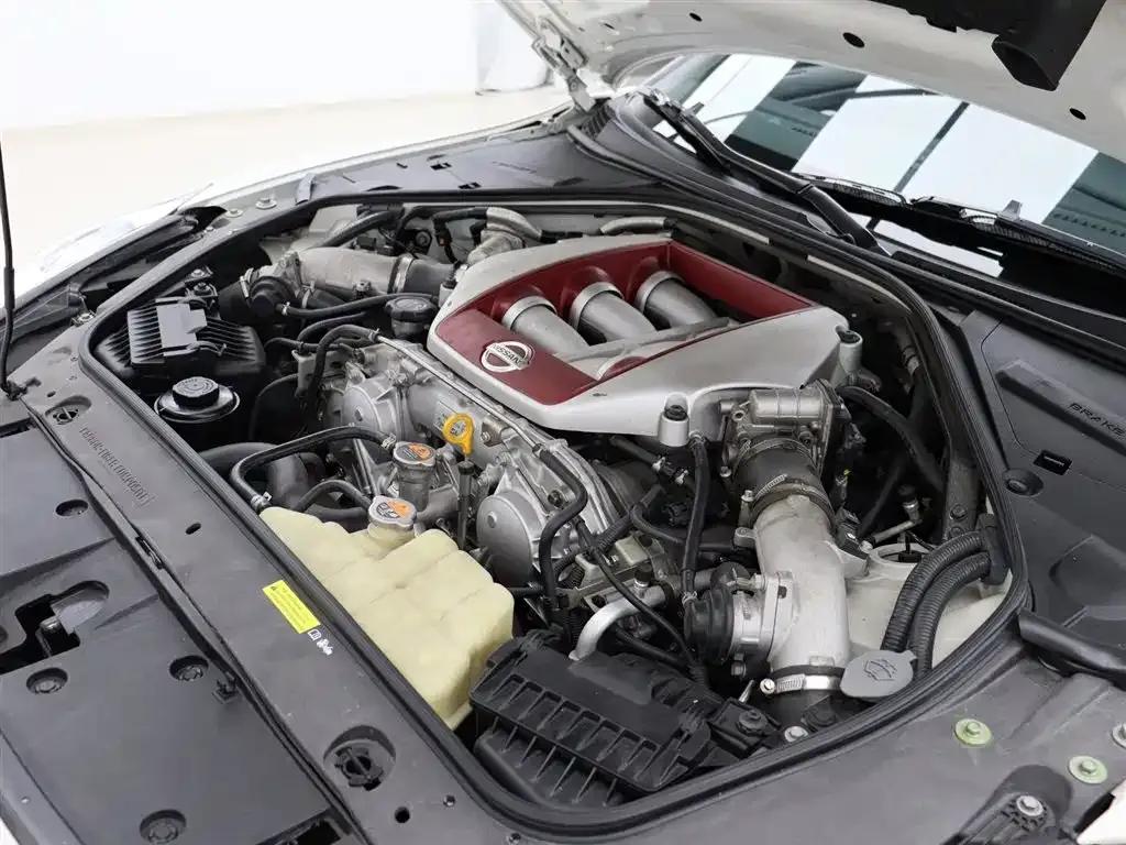 2015 Nissan GT-R 3.8T Dynamic Black Interior Edition — миниатюра 23