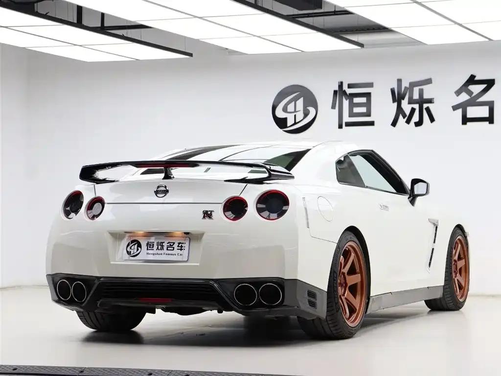 2015 Nissan GT-R 3.8T Dynamic Black Interior Edition — миниатюра 27