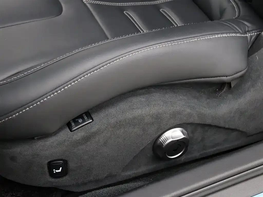 2015 Nissan GT-R 3.8T Dynamic Black Interior Edition — миниатюра 4