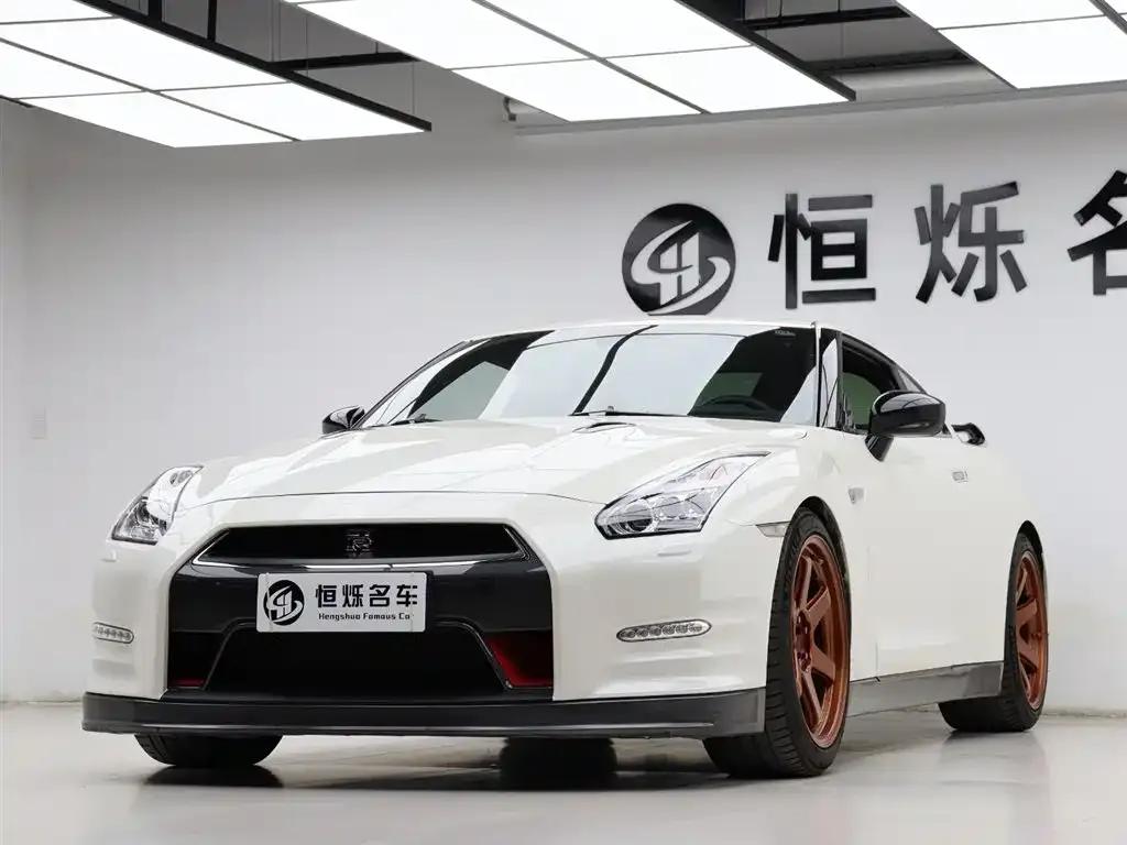 2015 Nissan GT-R 3.8T Dynamic Black Interior Edition — миниатюра 31