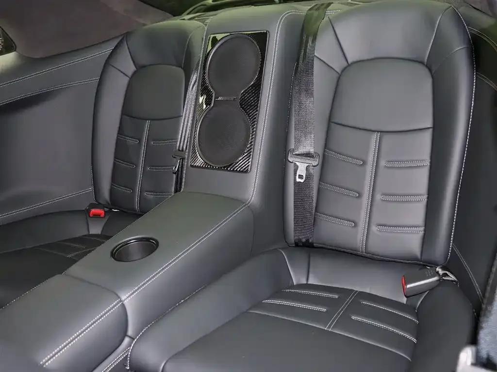 2015 Nissan GT-R 3.8T Dynamic Black Interior Edition — миниатюра 7