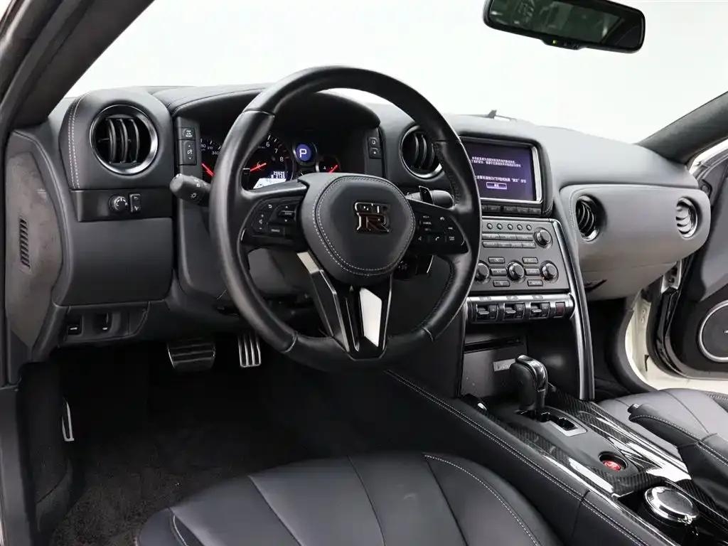 2015 Nissan GT-R 3.8T Dynamic Black Interior Edition — миниатюра 8