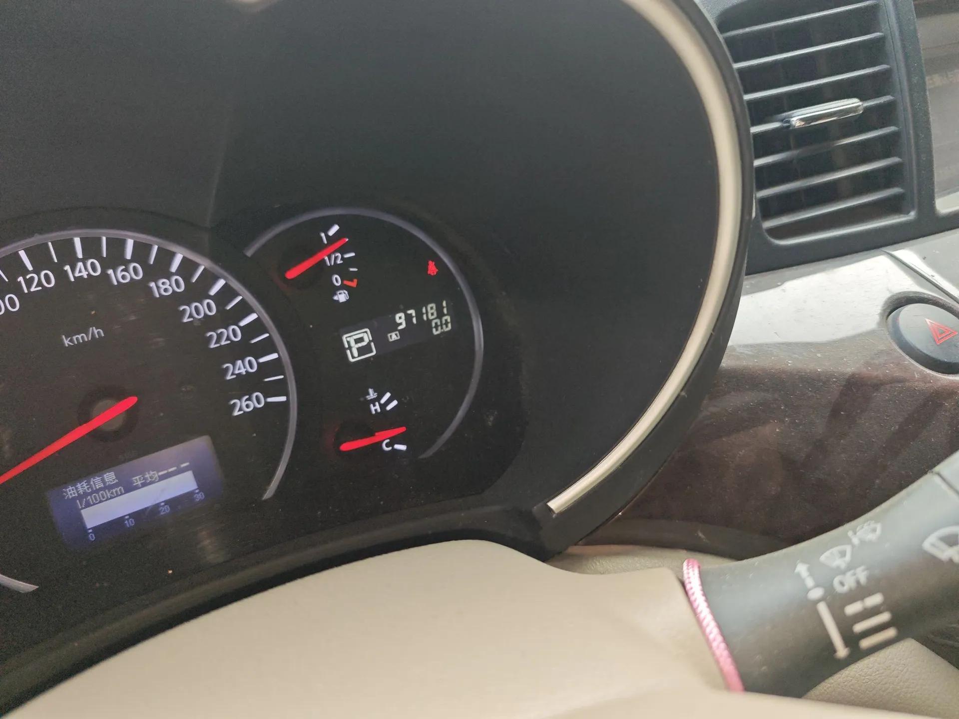 Nissan Quest 2015 3.5L SL — миниатюра 13