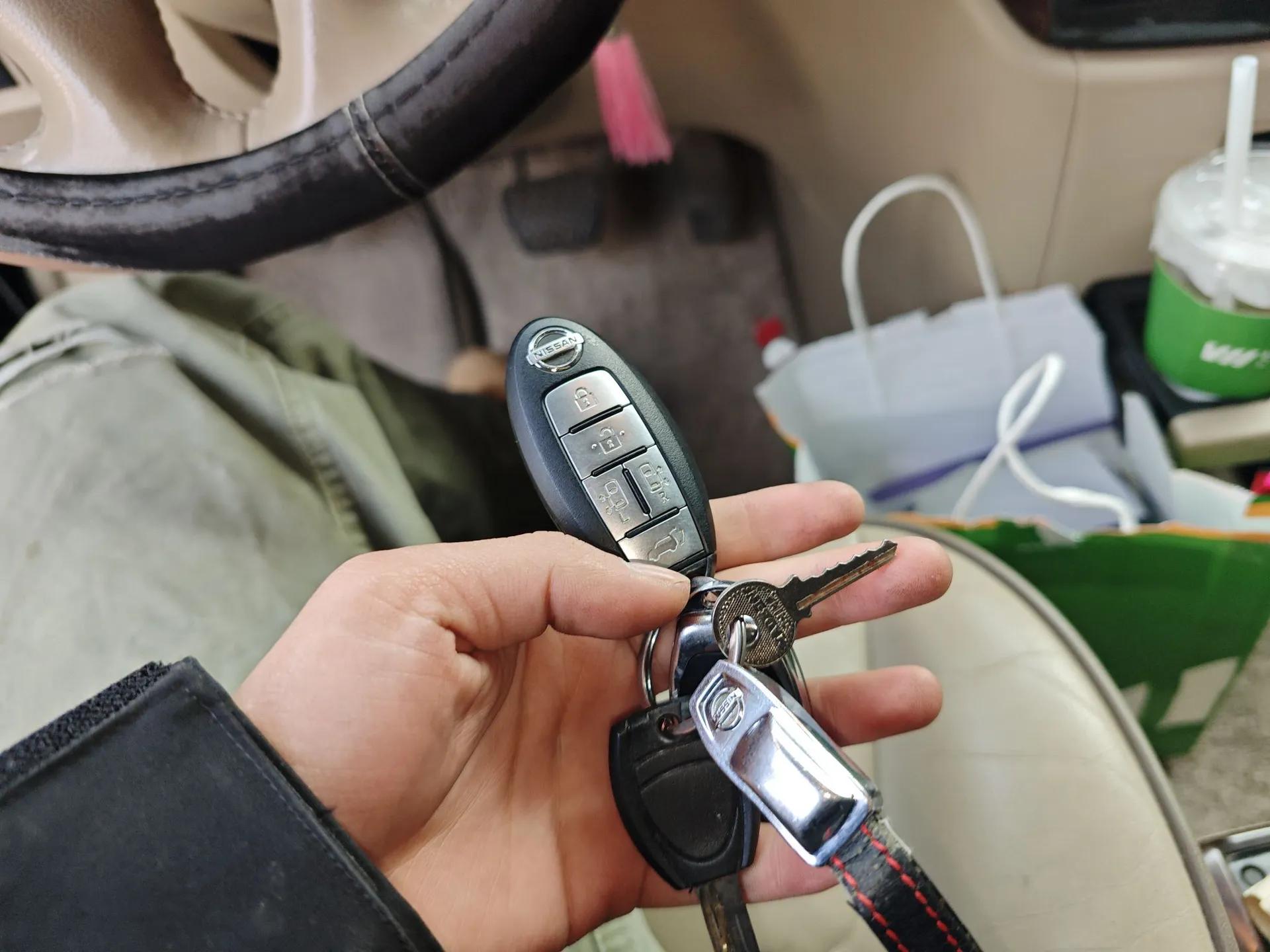 Nissan Quest 2015 3.5L SL — миниатюра 9