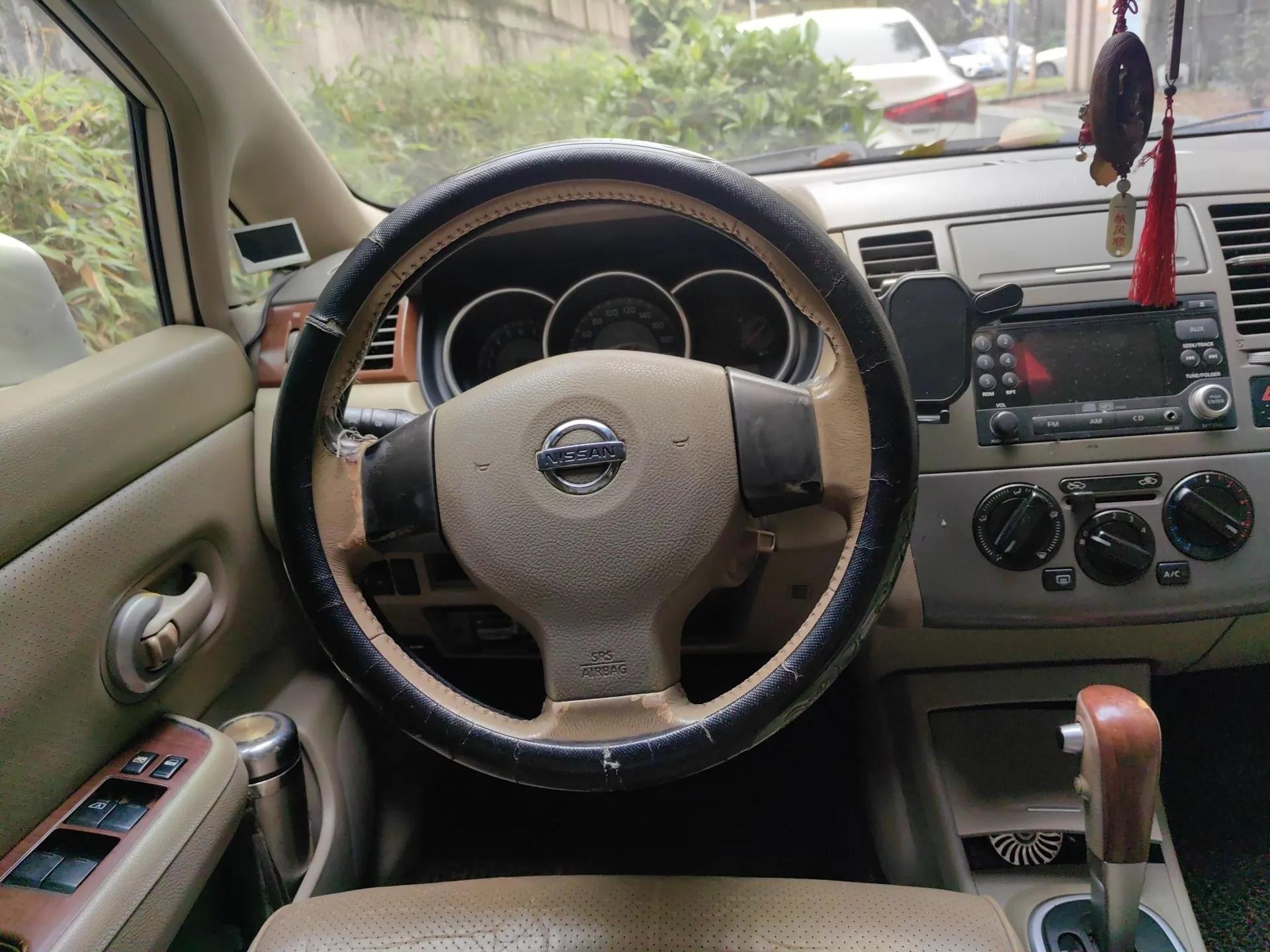 Nissan Tiida Sedan 2006 1.6JE AT — миниатюра 11