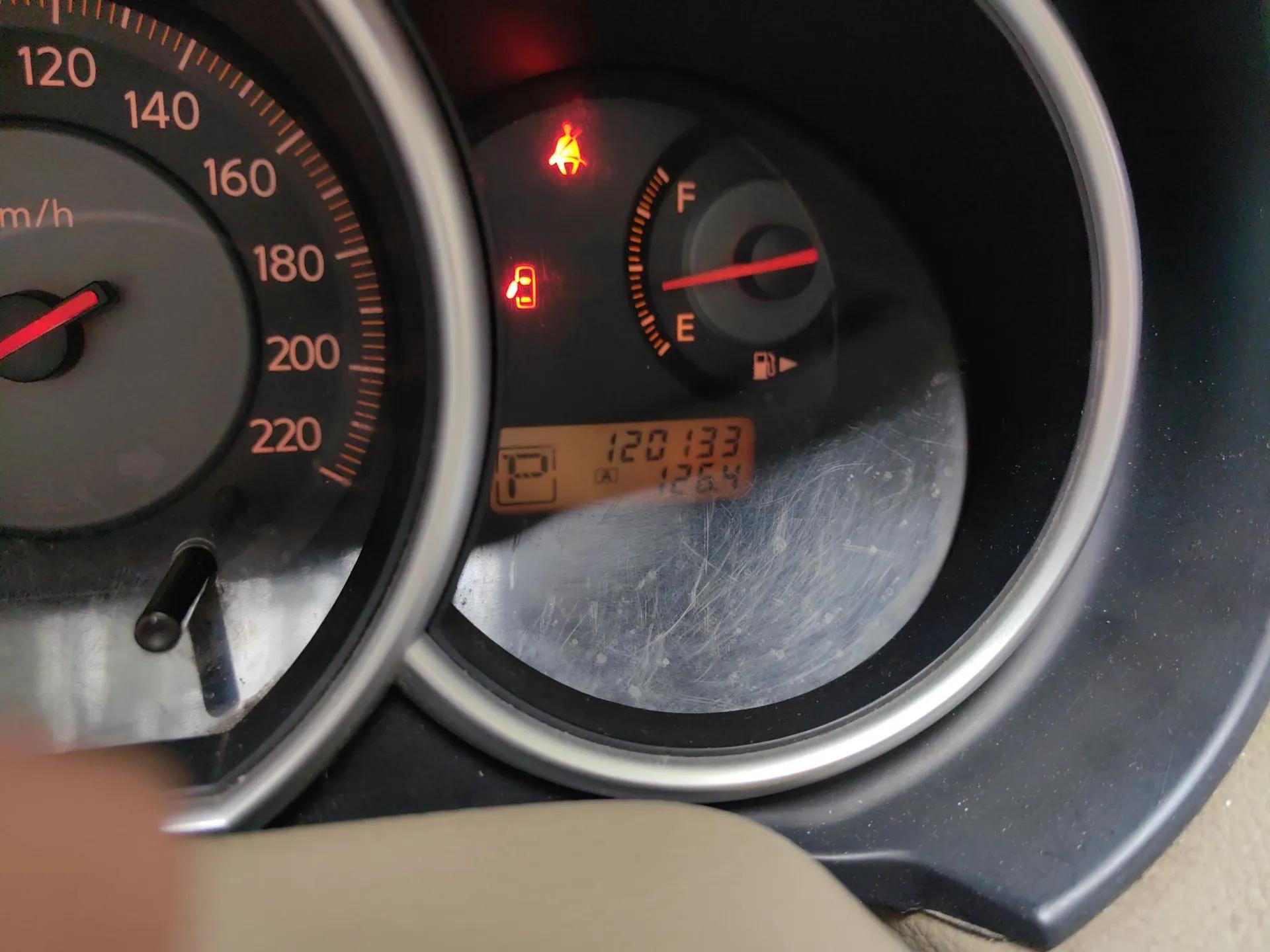 Nissan Tiida Sedan 2006 1.6JE AT — миниатюра 13