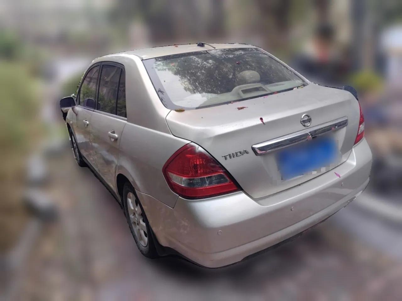 Nissan Tiida Sedan 2006 1.6JE AT — миниатюра 4