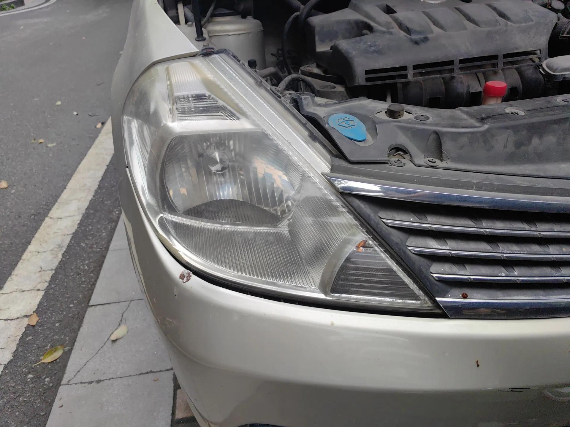 Nissan Tiida Sedan 2006 1.6JE AT — миниатюра 7
