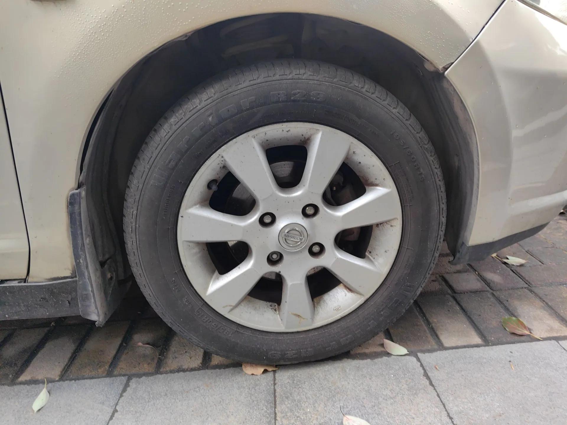 Nissan Tiida Sedan 2006 1.6JE AT — миниатюра 8