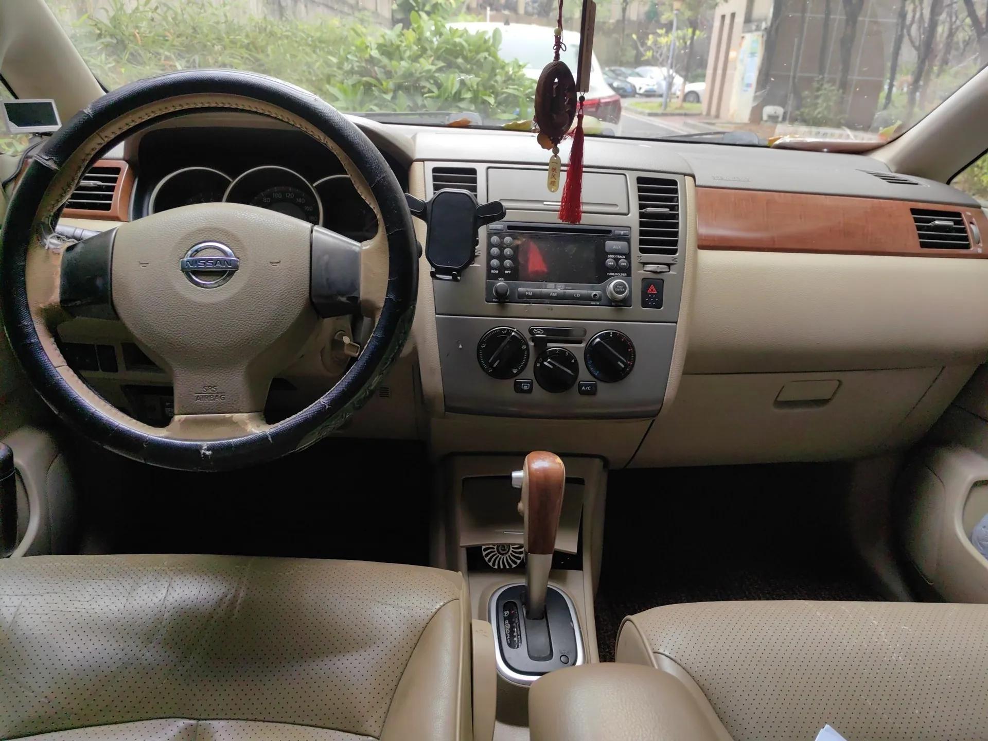 Nissan Tiida Sedan 2006 1.6JE AT — миниатюра 10