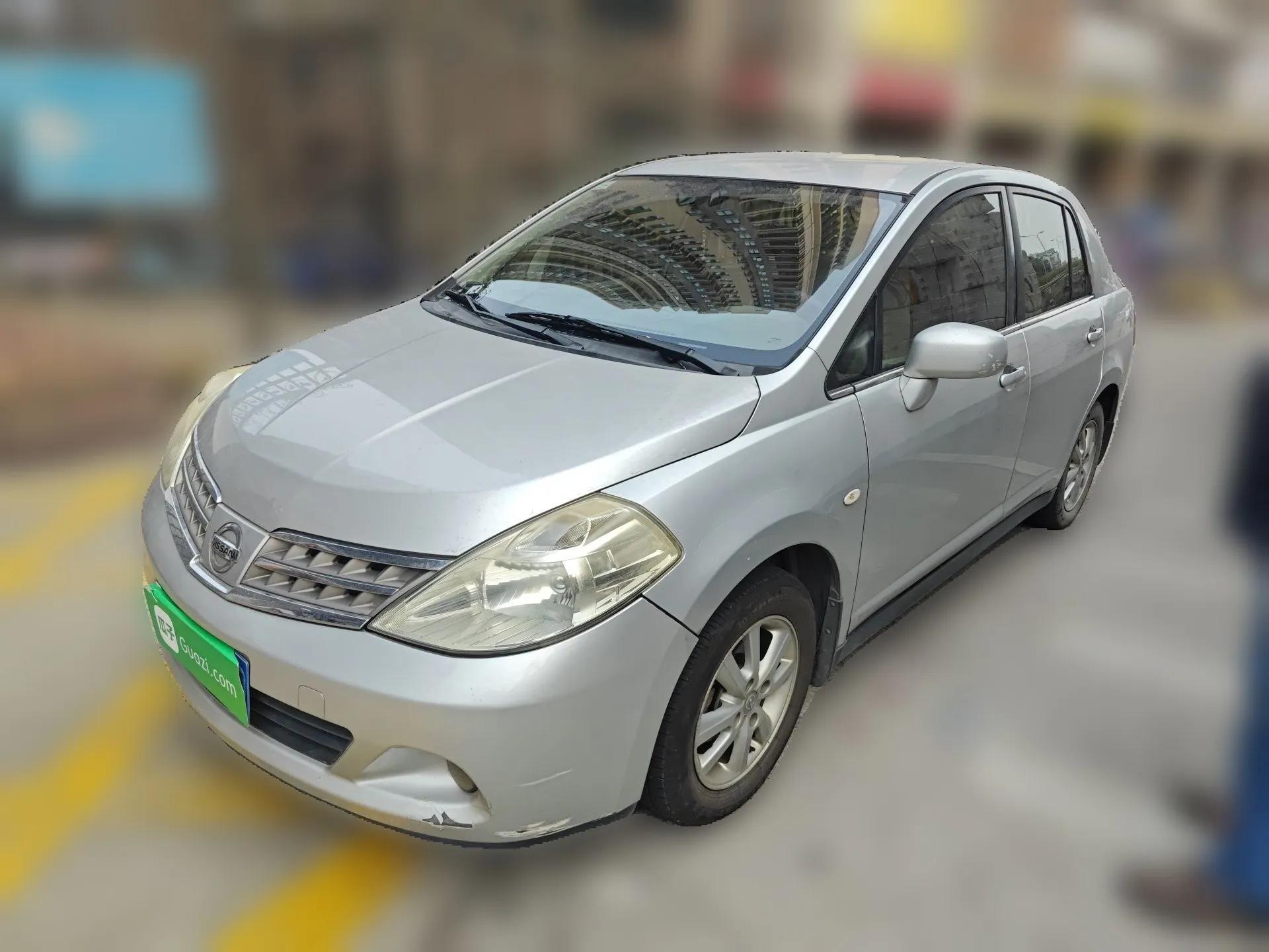 Nissan Tiida Sedan 2008 1.6L Manual Fashion Edition — миниатюра 1