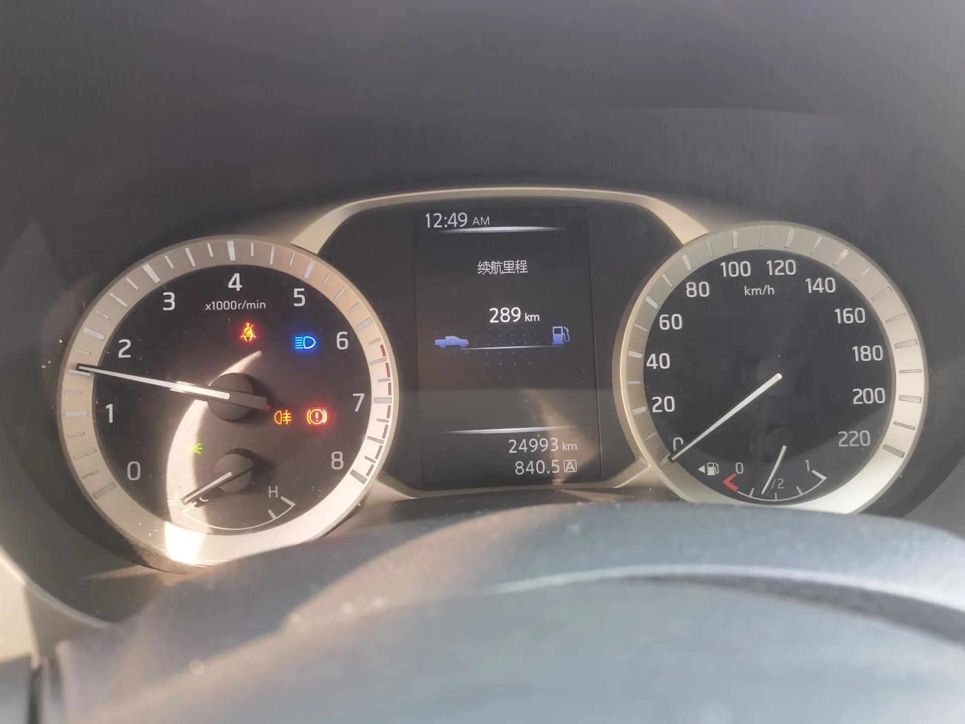Nissan Navara 2019 2.5L Manual Two-Wheel Drive Comfort Version China VI QR25 — миниатюра 14