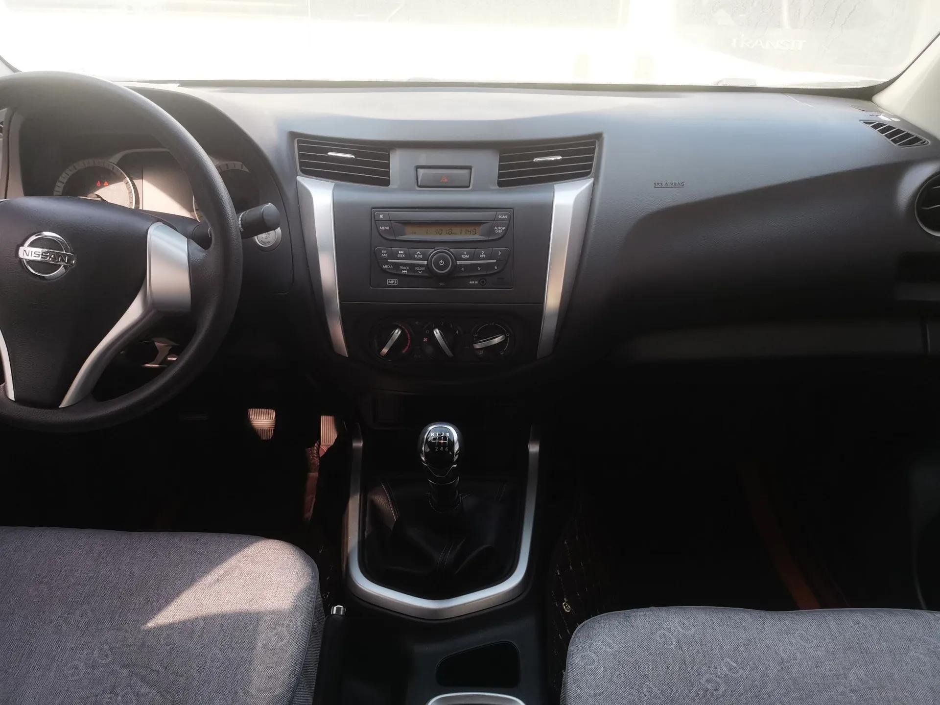 Nissan Navara 2019 2.5L Manual Two-Wheel Drive Comfort Version China VI QR25 — миниатюра 15